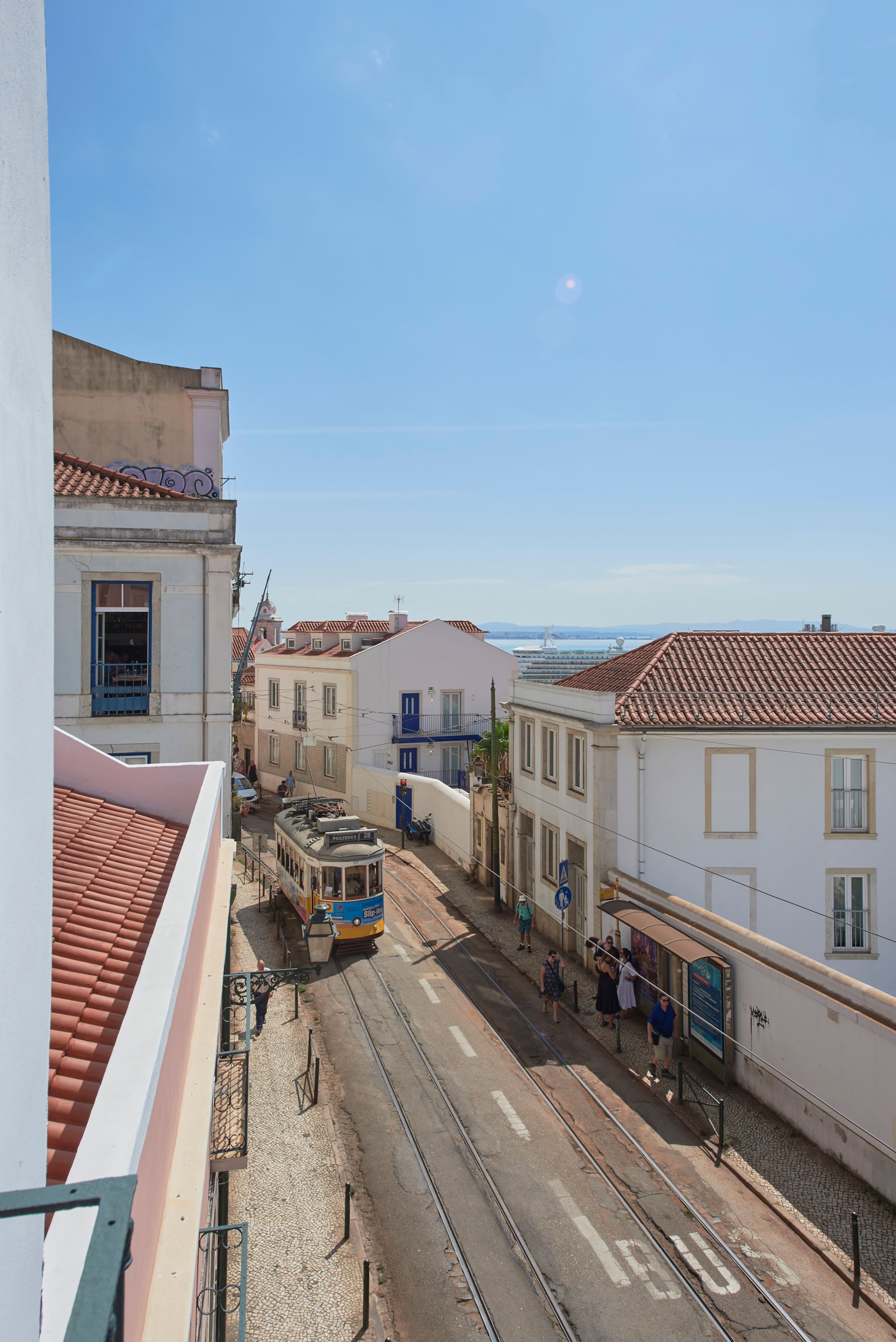Alfama Village with Air Conditioning, Door 12 36