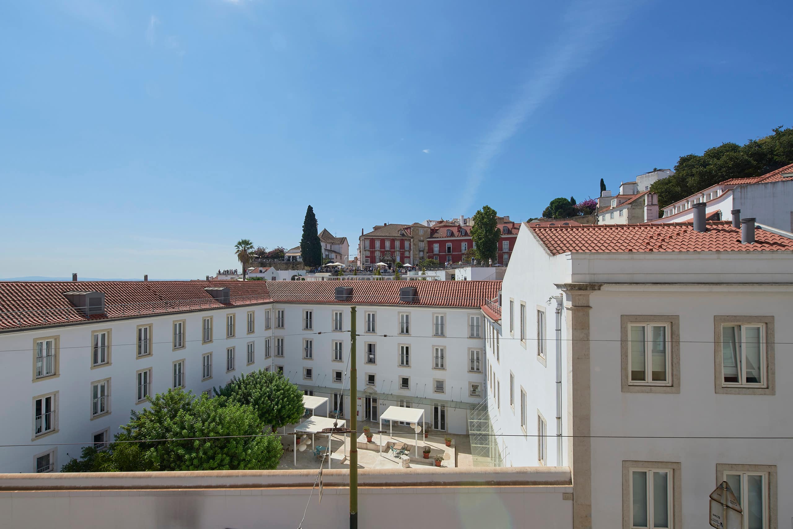 Alfama Village with Air Conditioning, Door 12 38