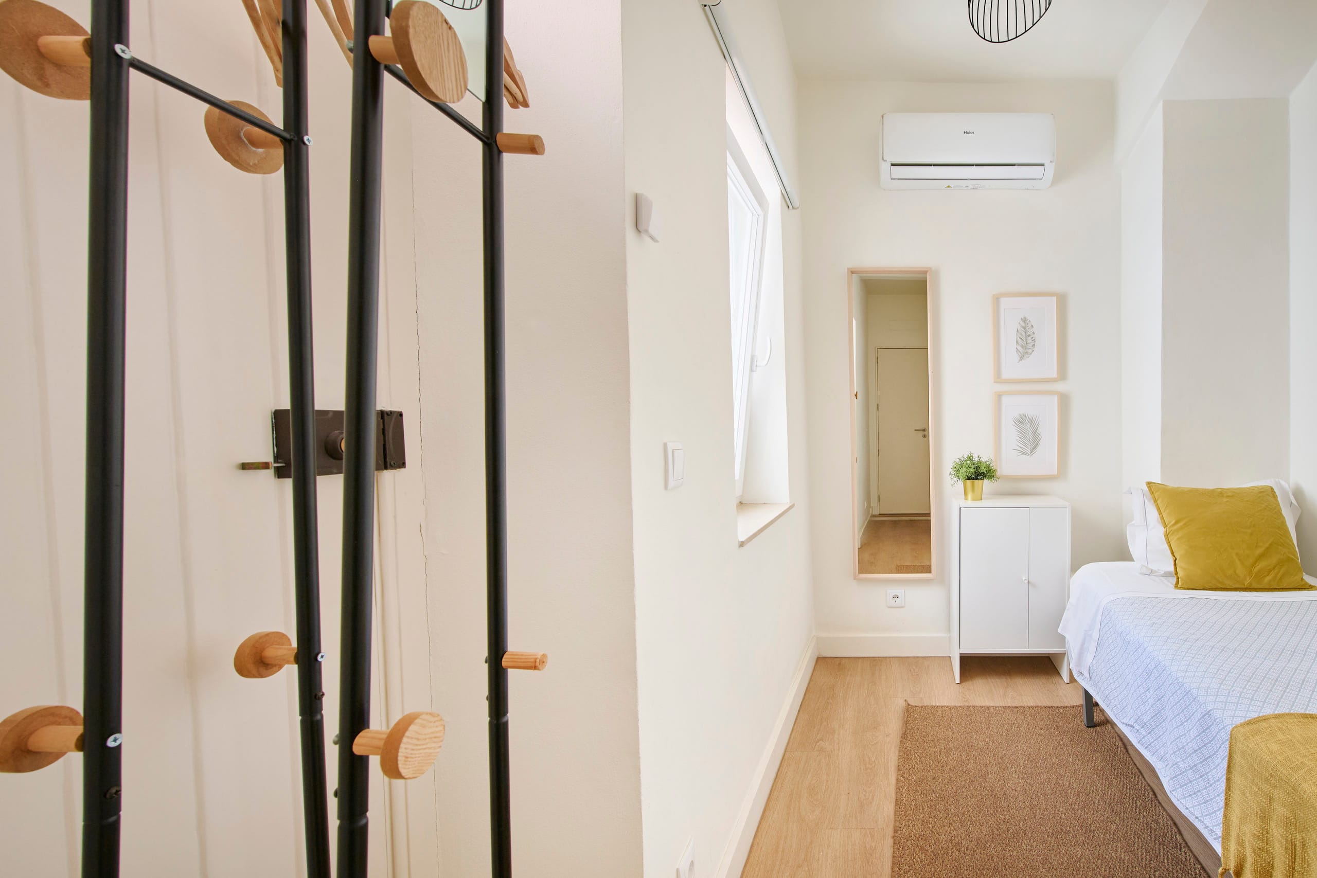 Alfama Village with Air Conditioning, Door 12 33