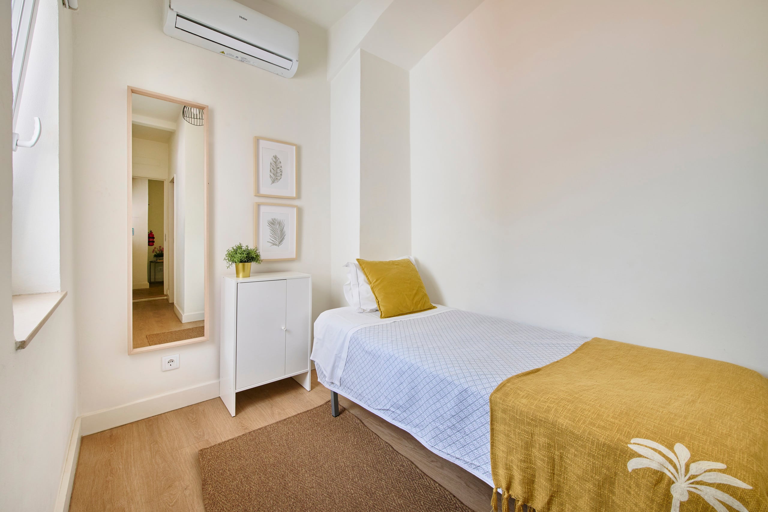 Alfama Village with Air Conditioning, Door 12 31