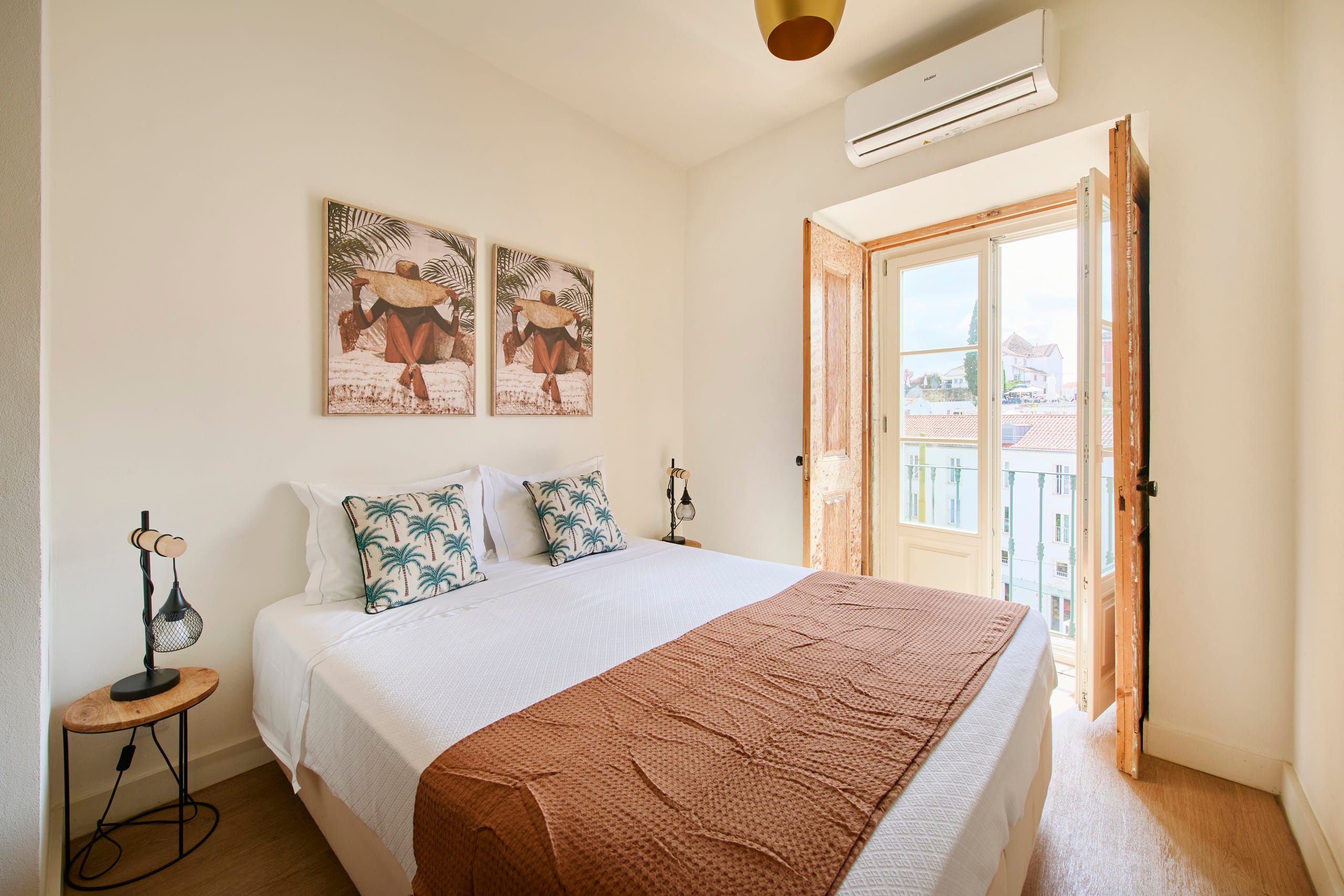 Alfama Village with Air Conditioning, Door 12 15