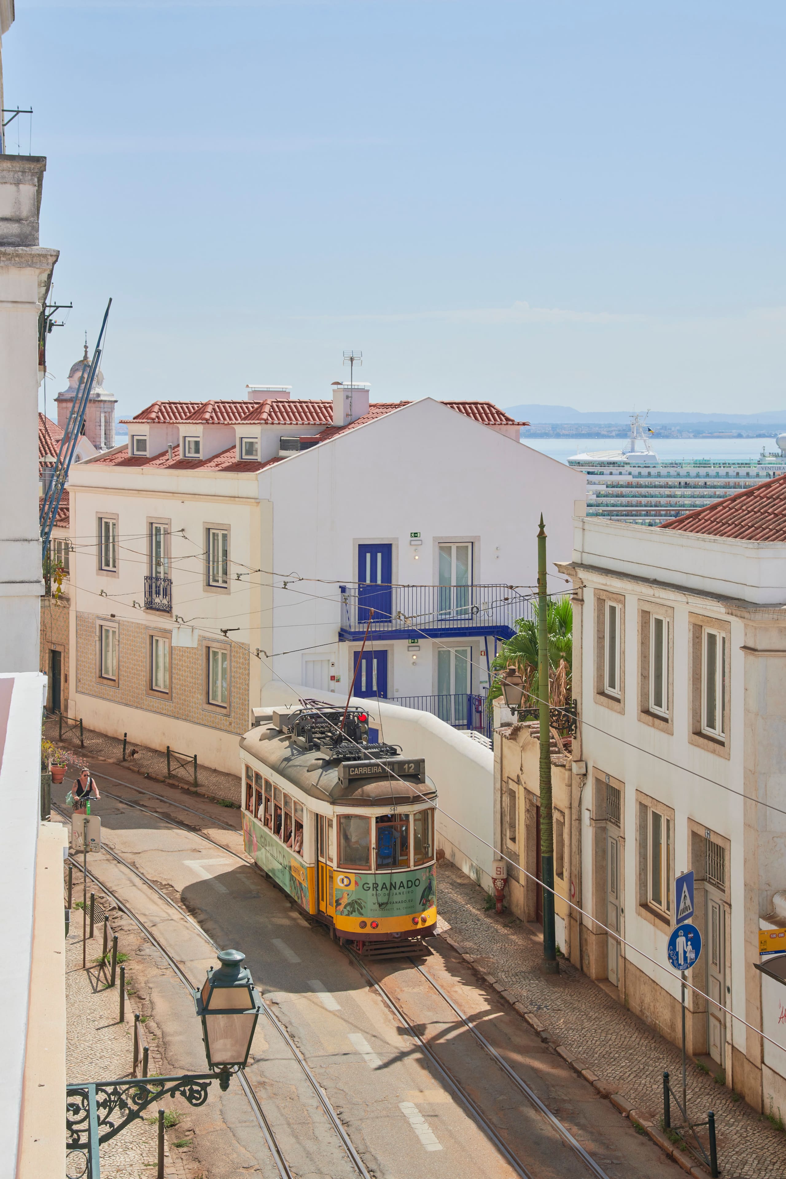 Alfama Village with Air Conditioning, Door 12 4