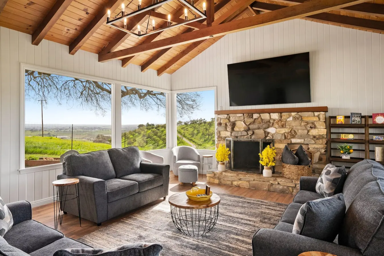 Paso Robles Wine Country Stay, Pool and Views — photo 3