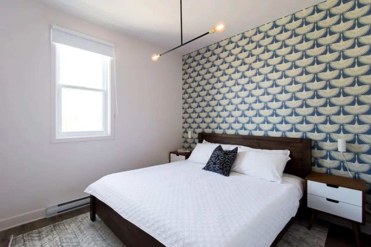 Perfectly Located Mile End 2 Bdr Unit by Denstays - Unit 303 14