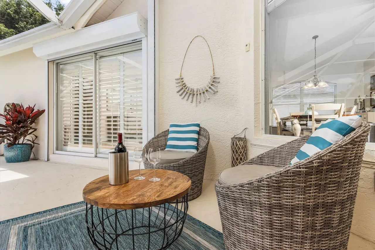 Relaxation & Sunshine at Casa Del Sol Pool Villa in Briarwood 9