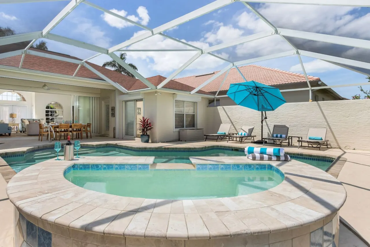 Relaxation & Sunshine at Casa Del Sol Pool Villa in Briarwood — photo 3