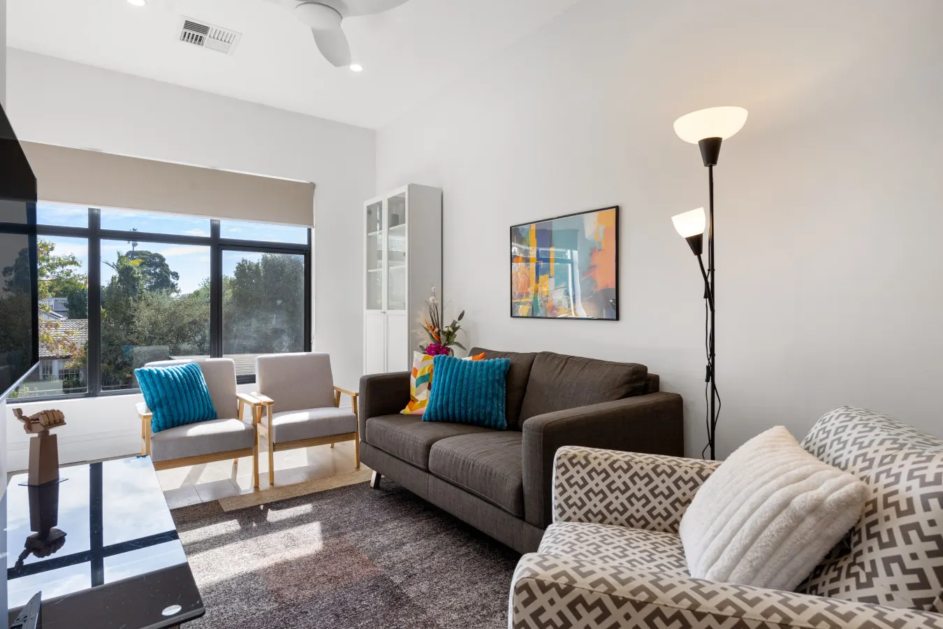 Lume Outlook—A Well-connected Balcony Stay
