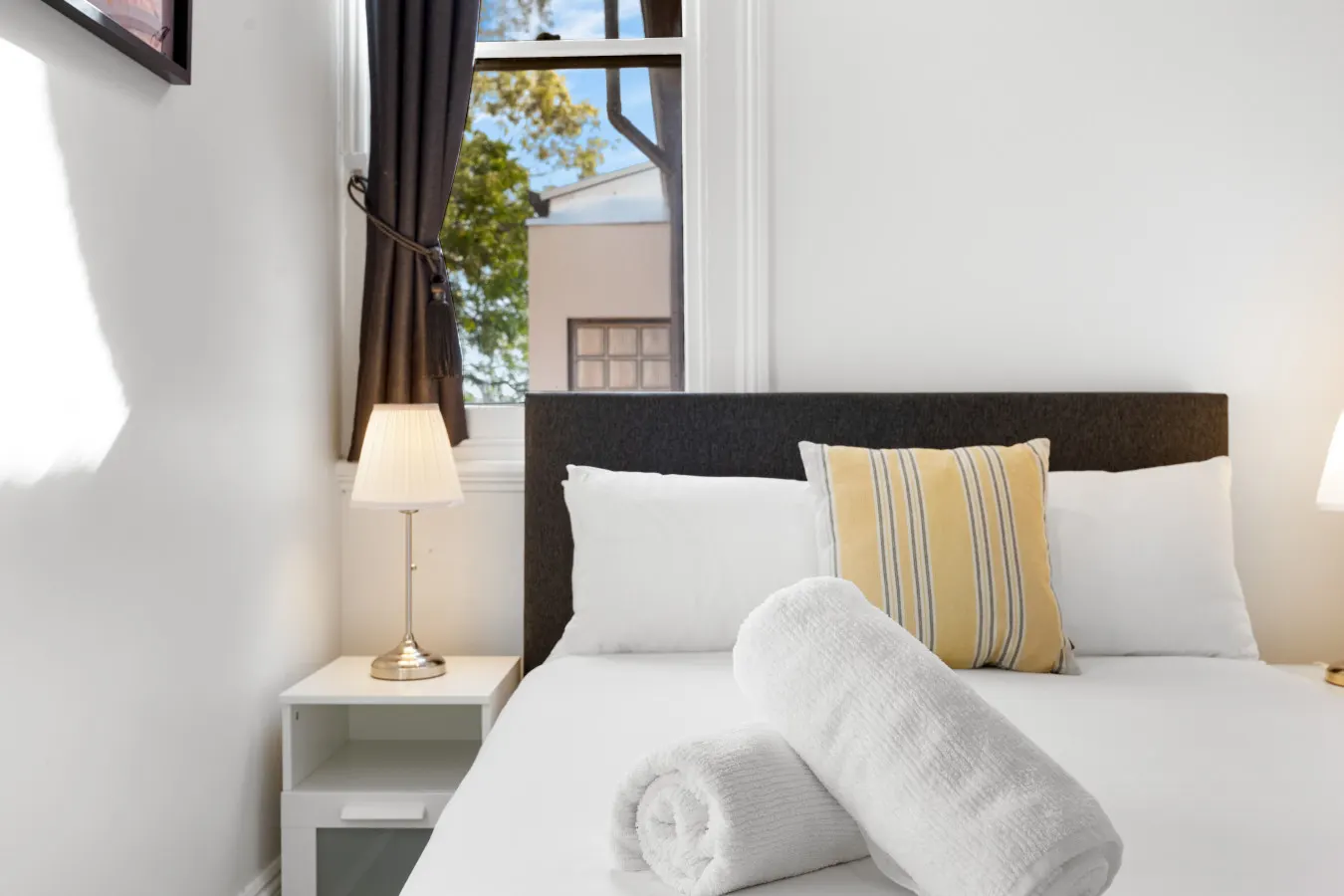 Lume Outlook—A Well-connected Balcony Stay 11