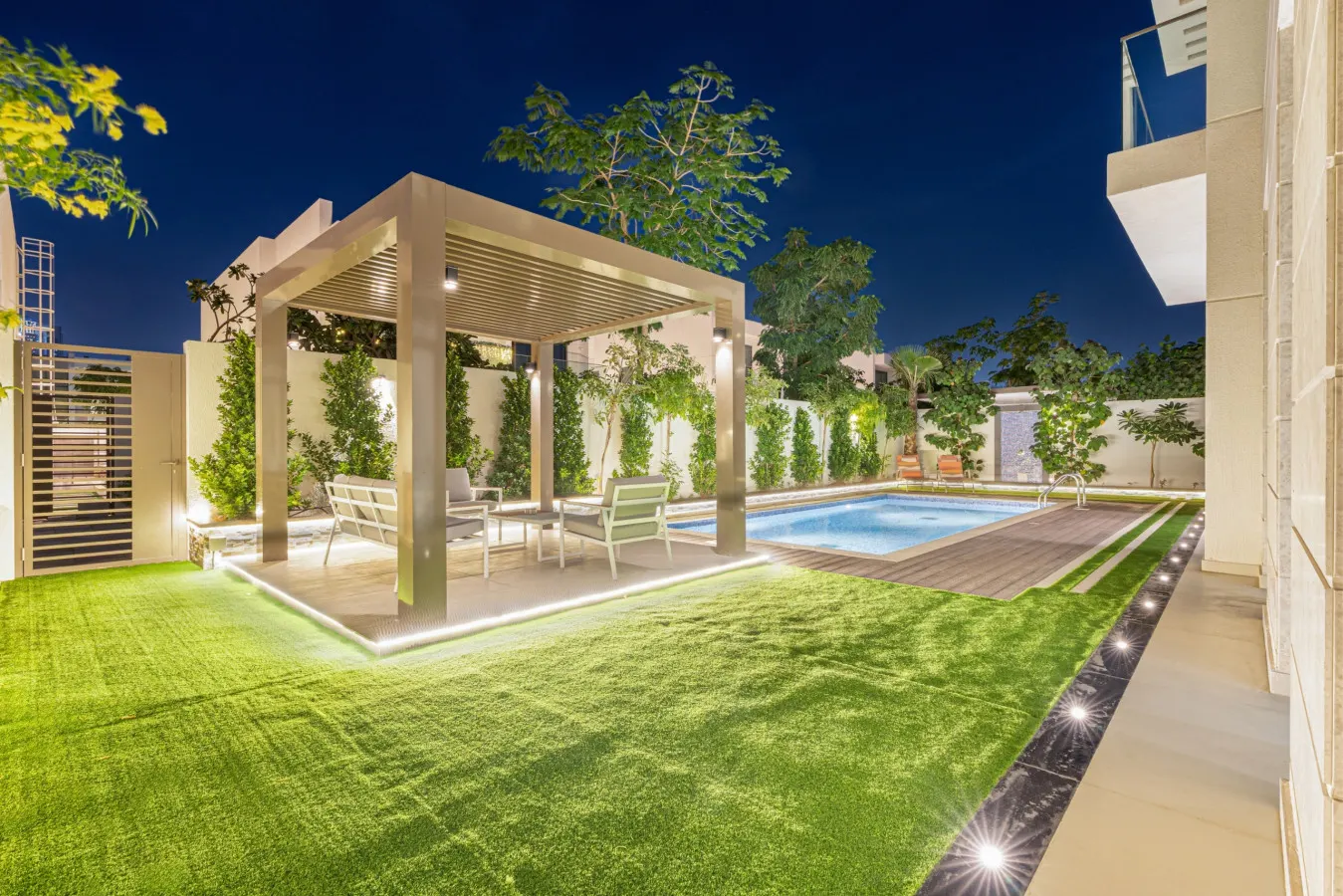 Spacious District One Villa w/ Private Pool & Lift 17