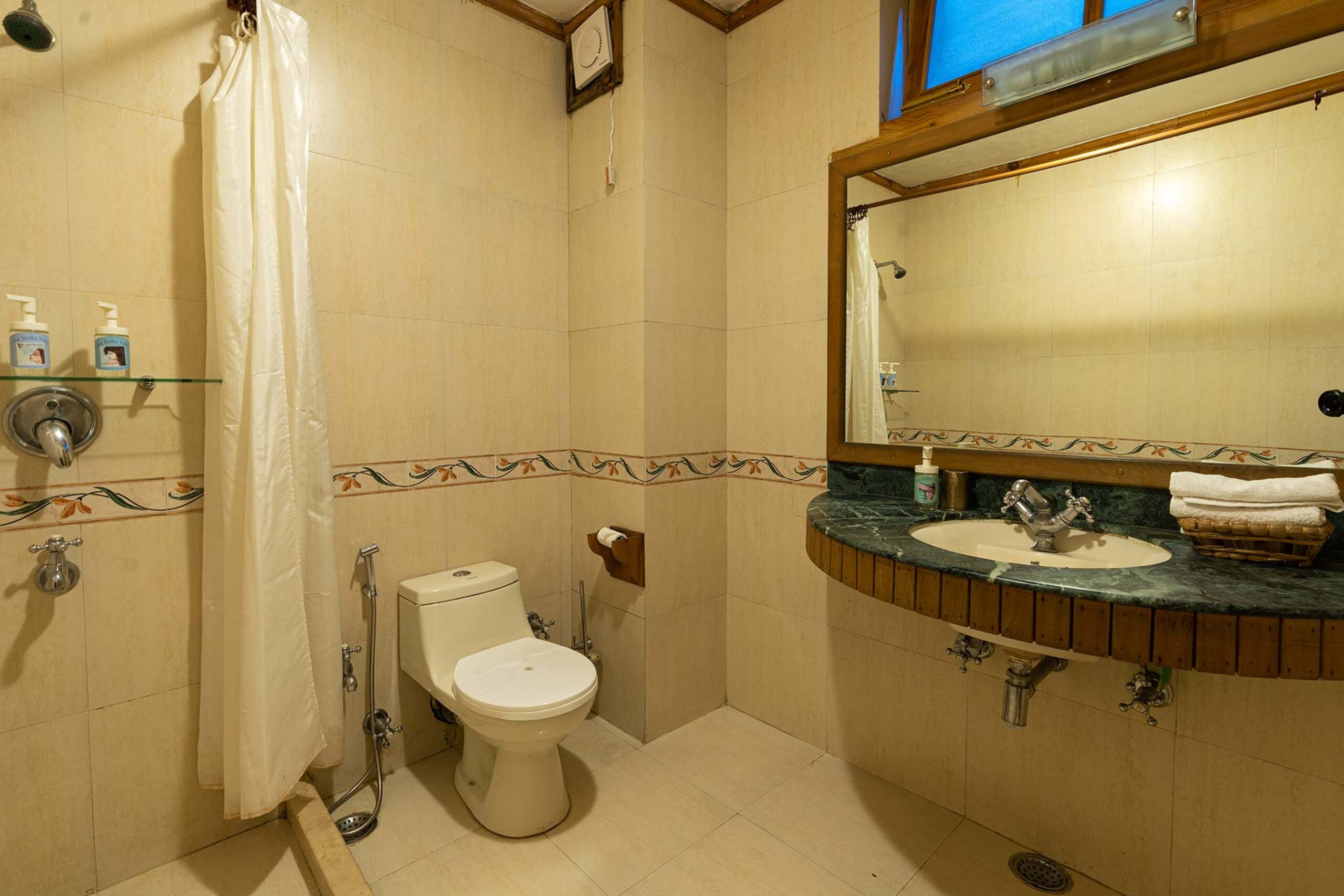 Casa Bella Vista | 3BR, Central Manali 18