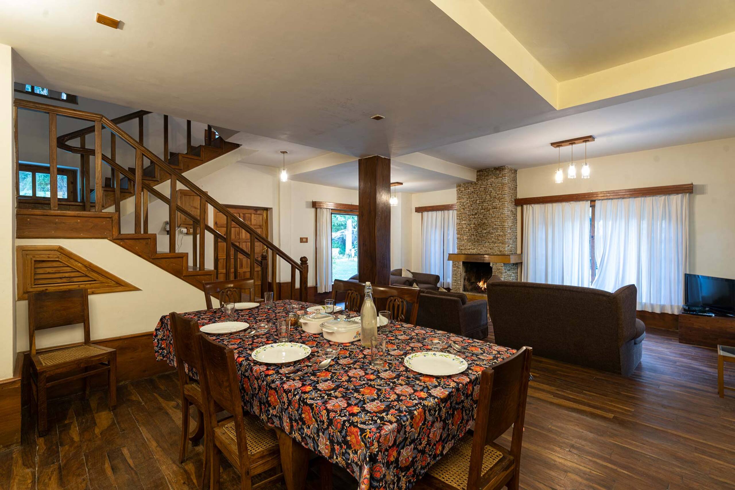 Casa Bella Vista | 3BR, Central Manali 11