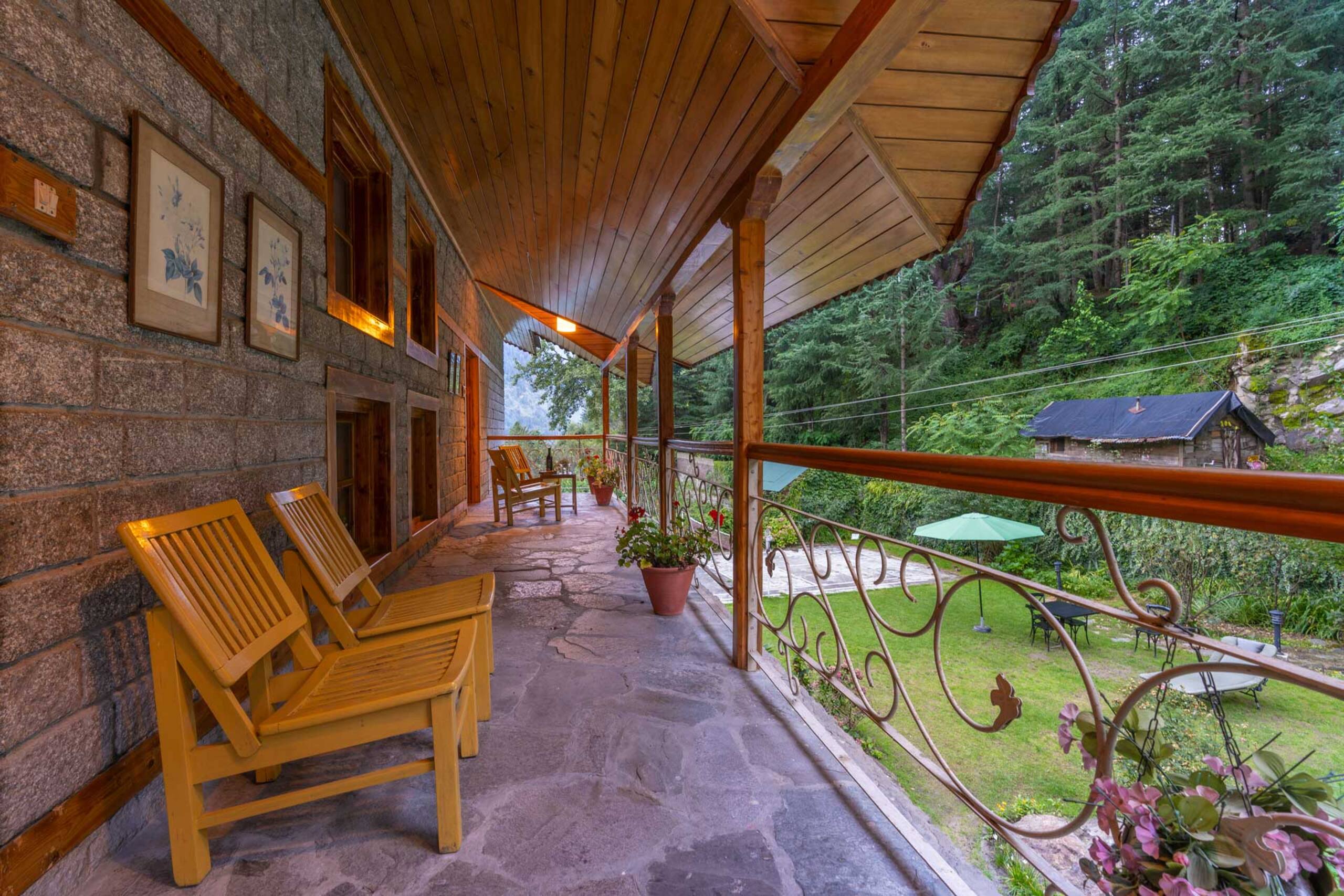 Casa Bella Vista | 3BR, Central Manali 24