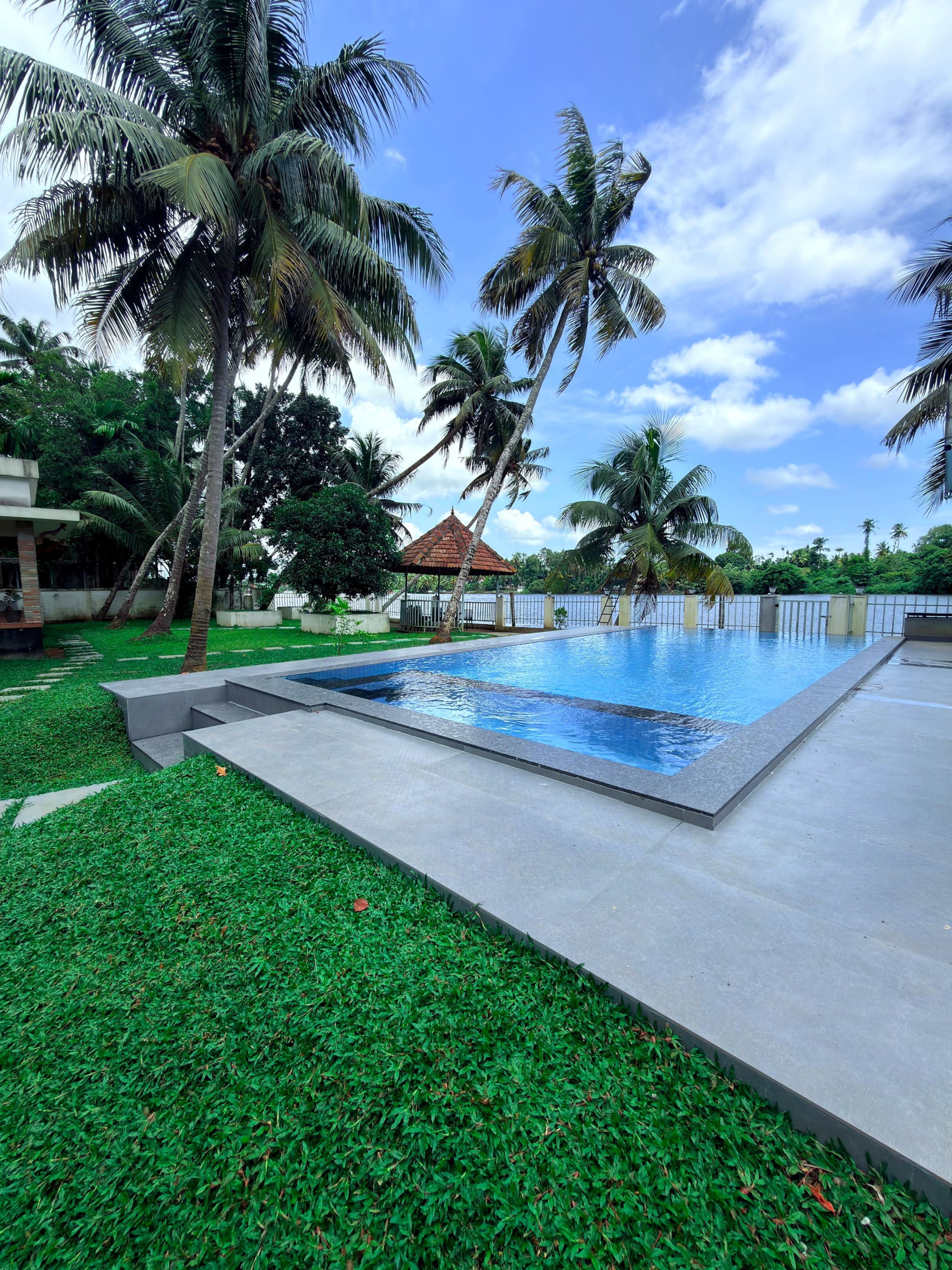 RiverSoul Pool Villa – 2 BHK RIVER FRONT staykochi
