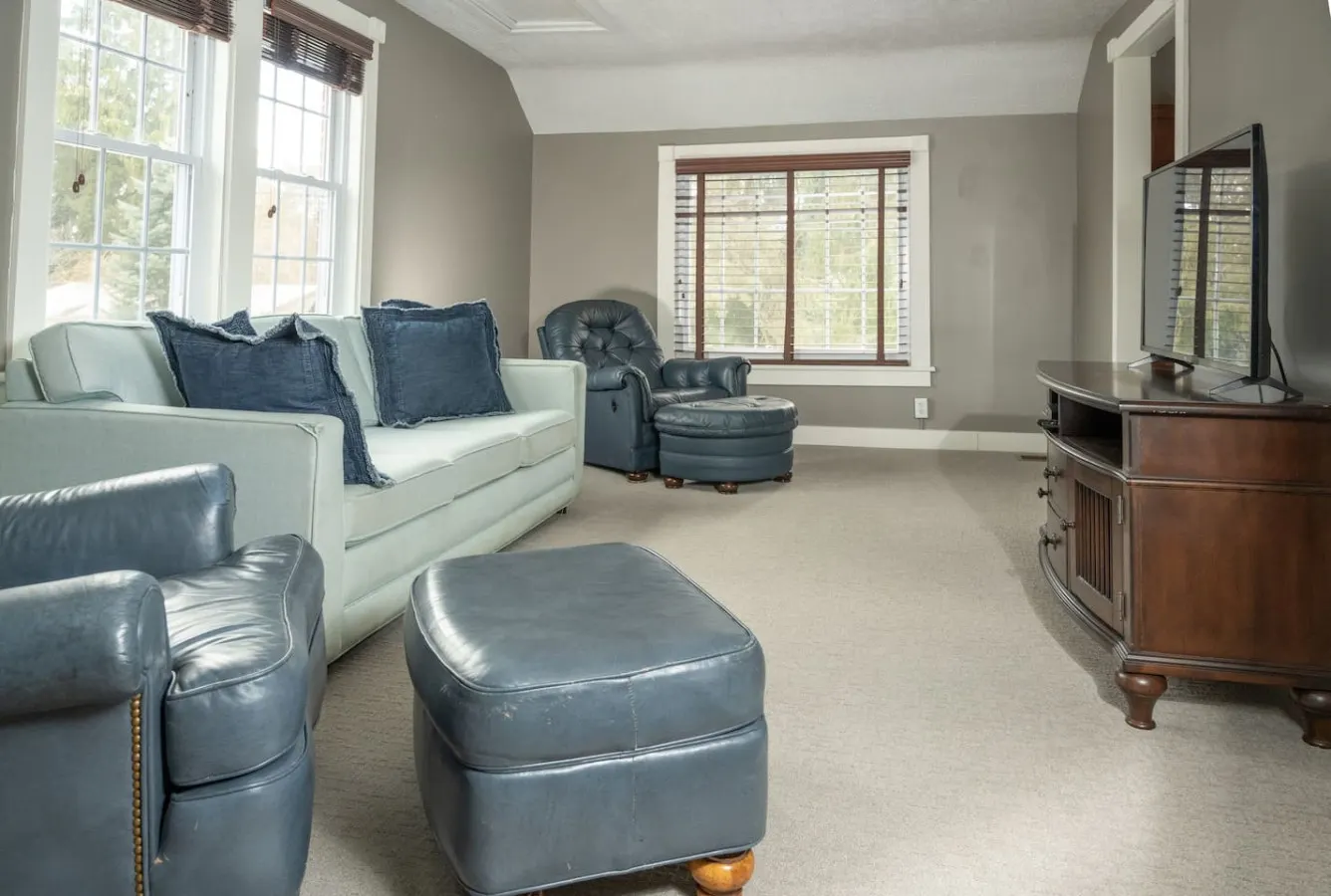 The Loft at Seven Oaks Estate 9