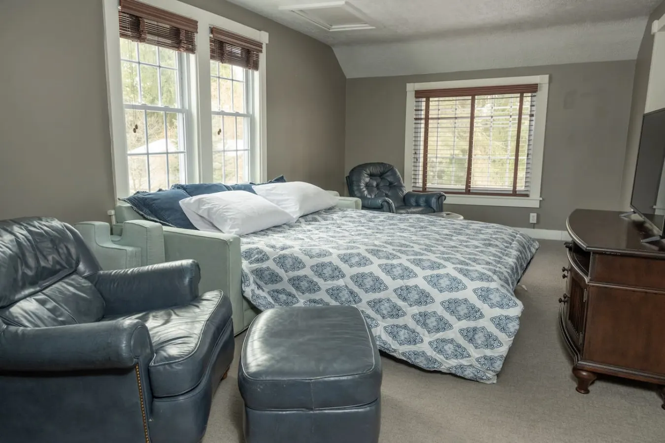 The Loft at Seven Oaks Estate 13