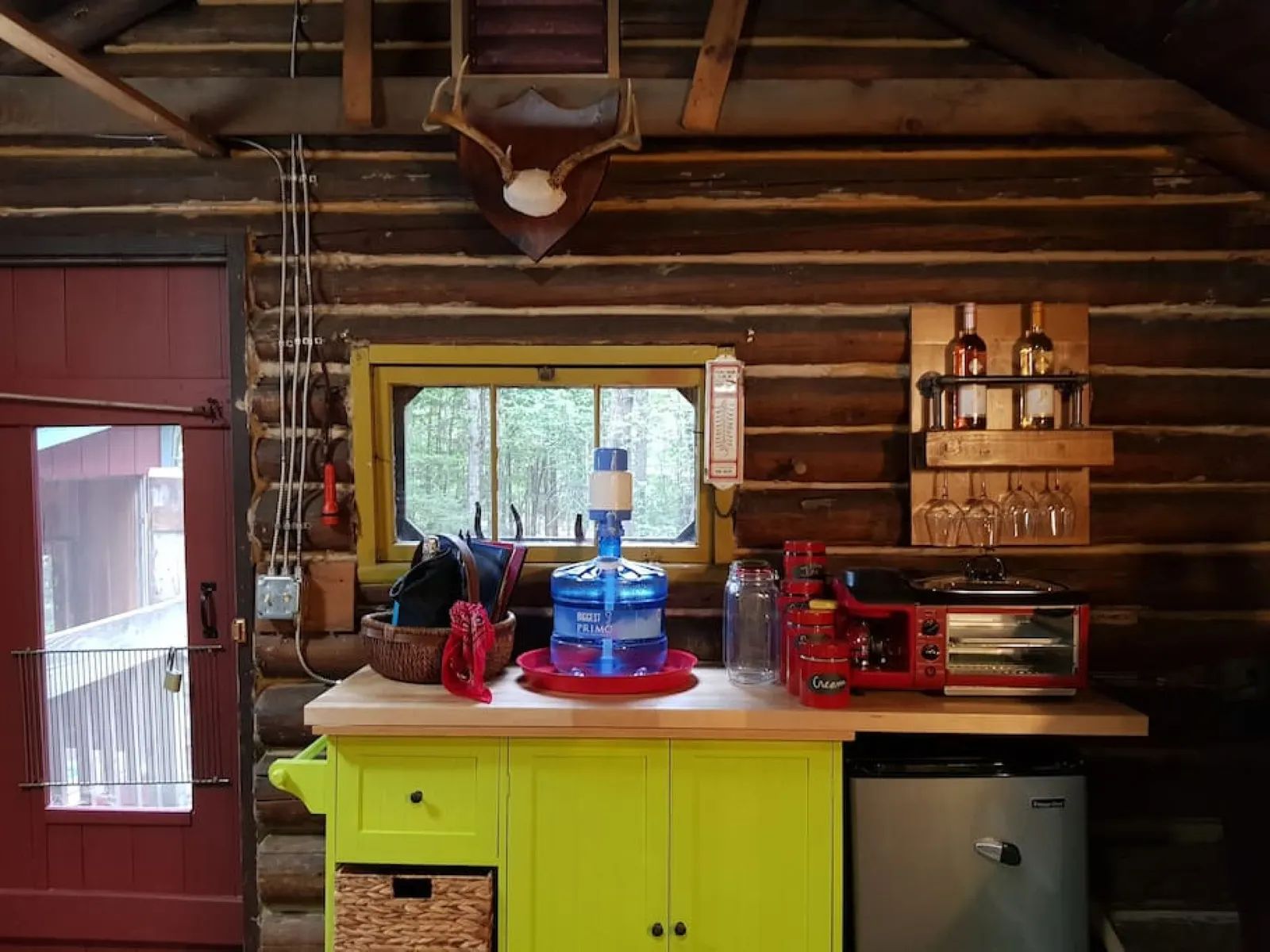Cozy Log Cabin - Glamping close to Bethel Center 10