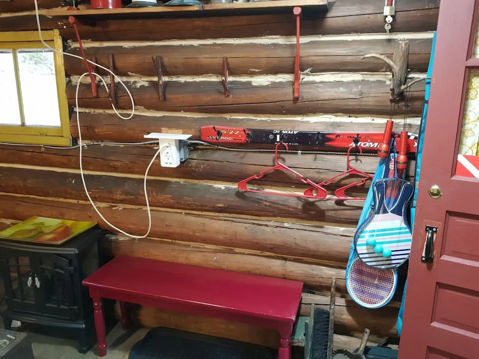 Cozy Log Cabin - Glamping close to Bethel Center 12