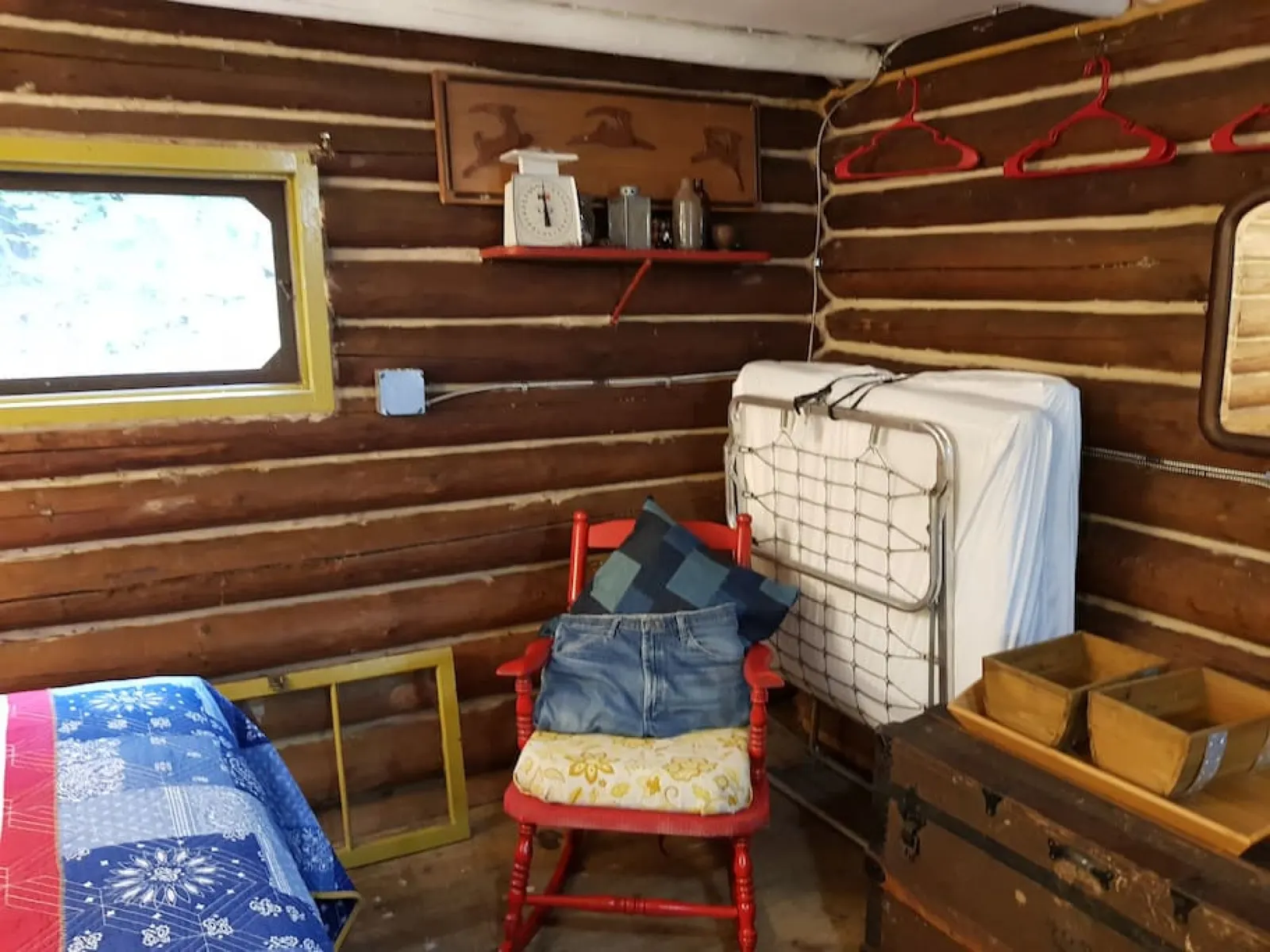 Cozy Log Cabin - Glamping close to Bethel Center 15