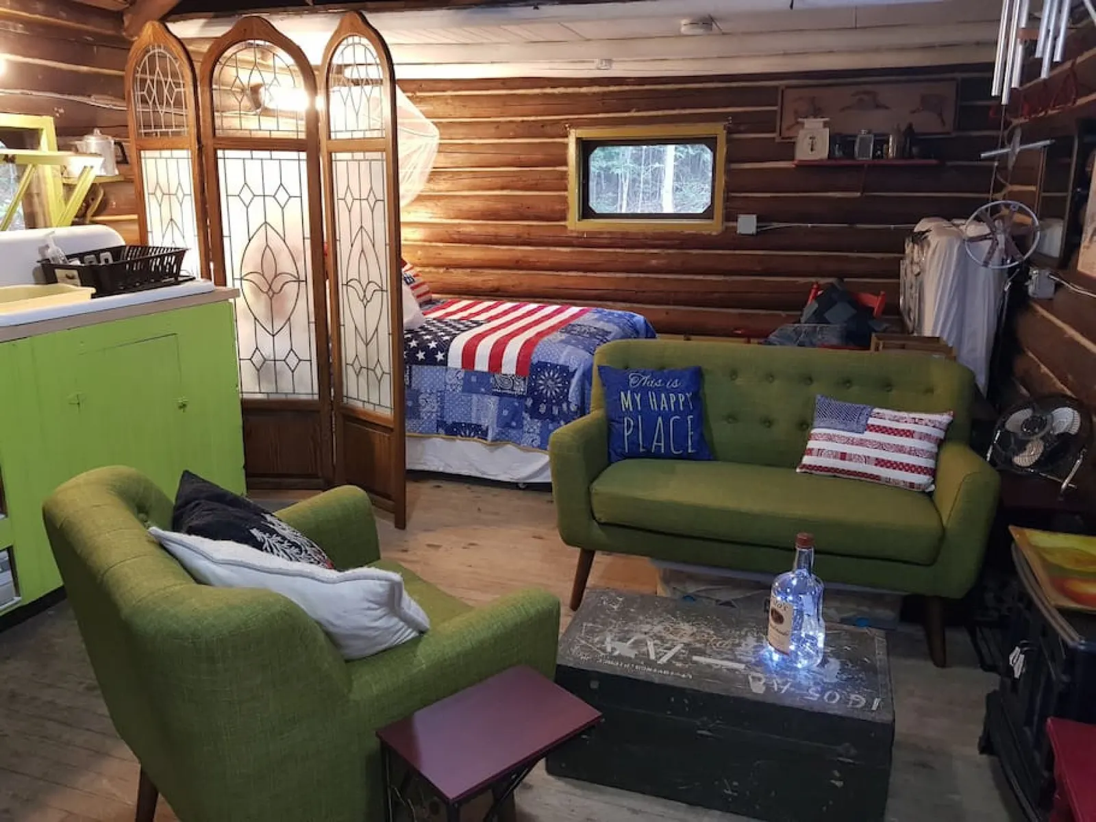 Cozy Log Cabin - Glamping close to Bethel Center 5