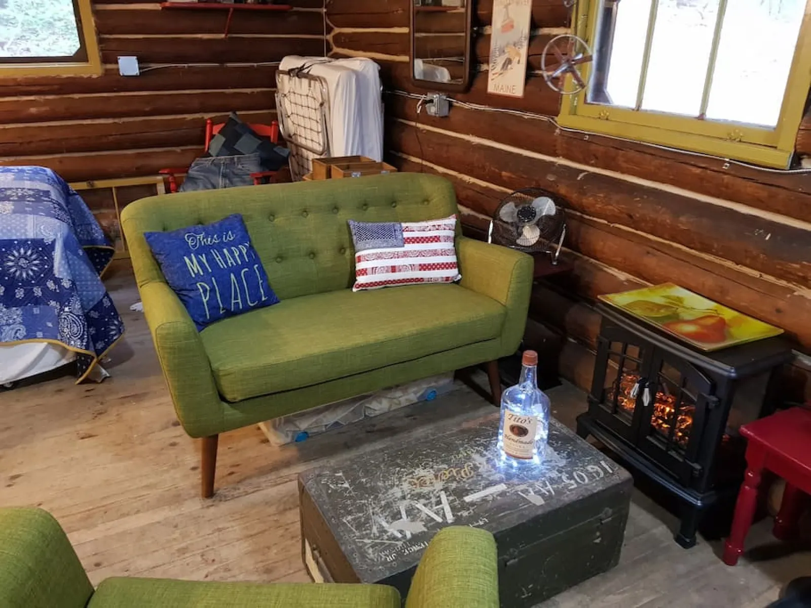 Cozy Log Cabin - Glamping close to Bethel Center 6
