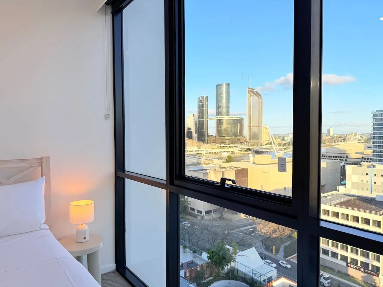 The Cityscape Pad with 2BR, 3-bed & Free Parking 9