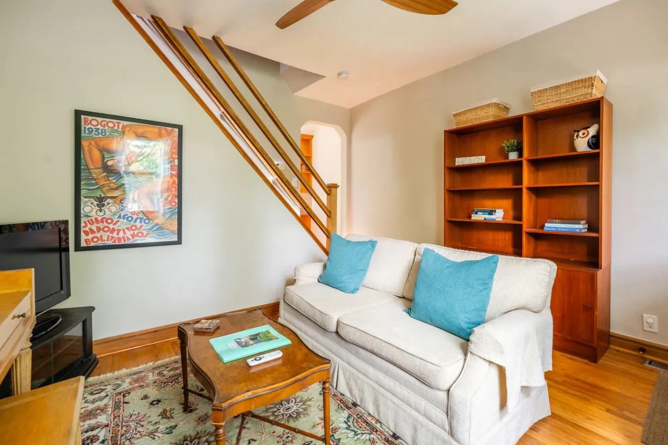 Charming Beaches Retreat Sleeps 3 Stylish Stay 1