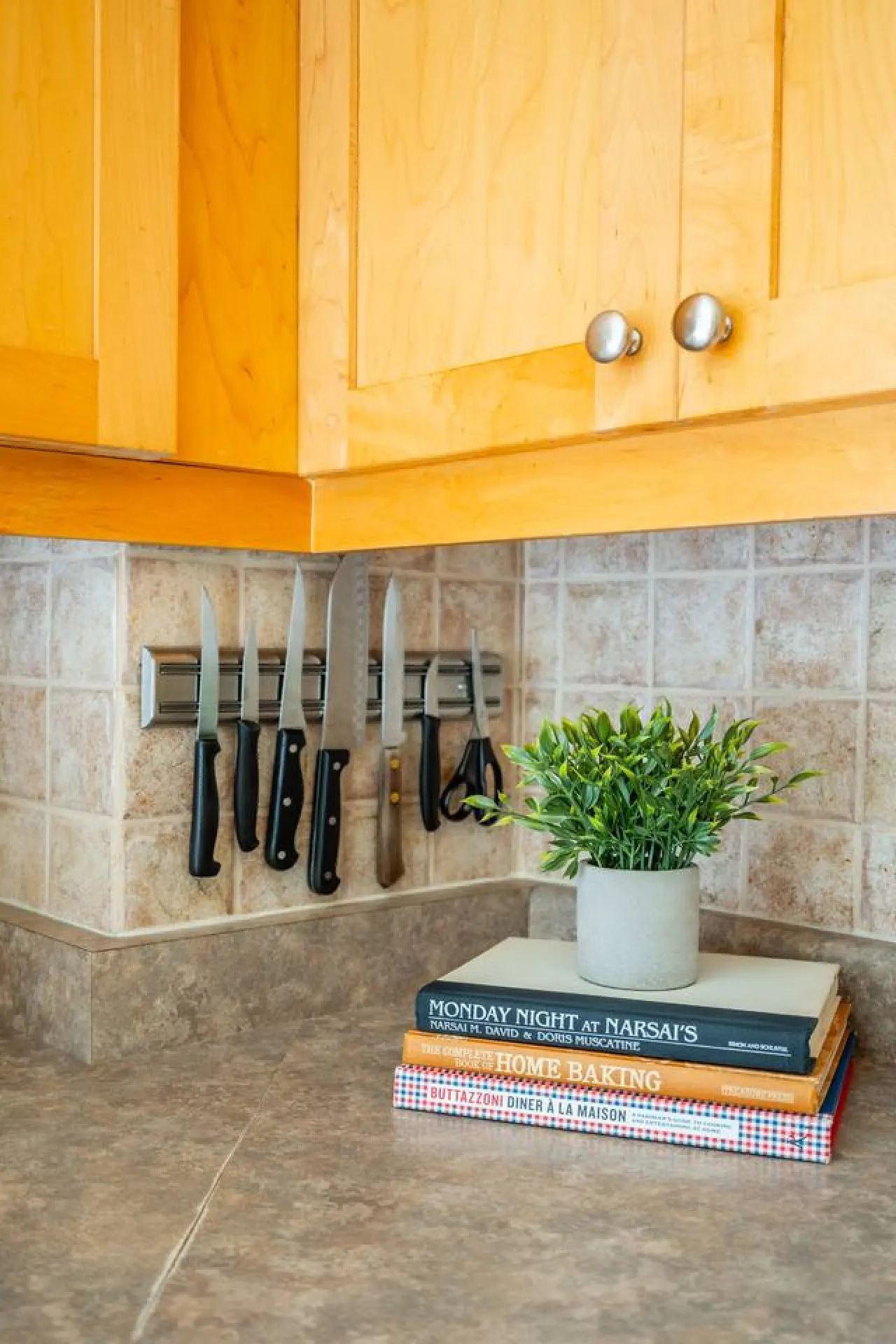 Charming Beaches Retreat Sleeps 3 Stylish Stay 13