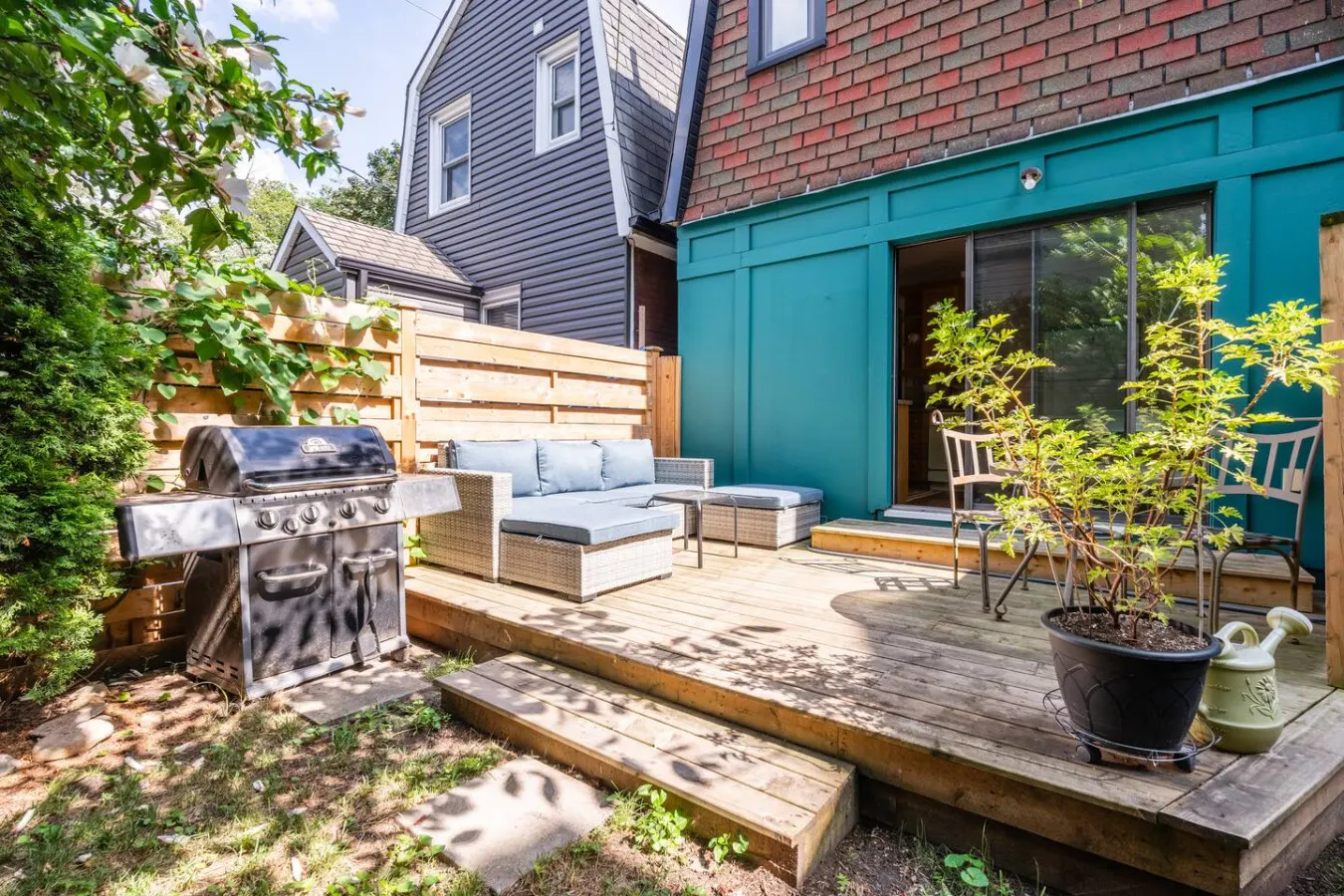 Charming Beaches Retreat Sleeps 3 Stylish Stay 19