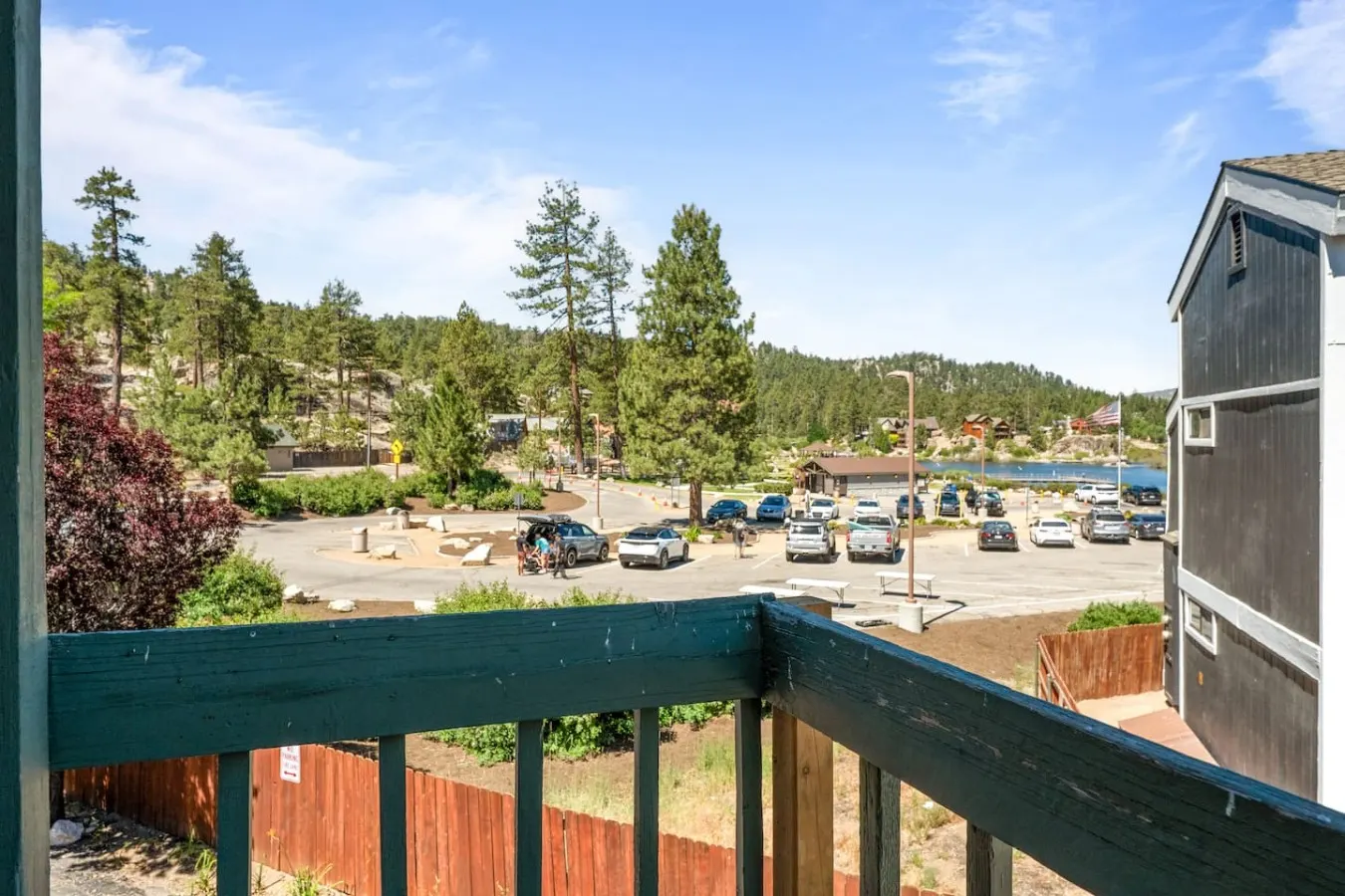 Lakeside Vibes 2BR, Walk to Boulder Bay, Pool 5