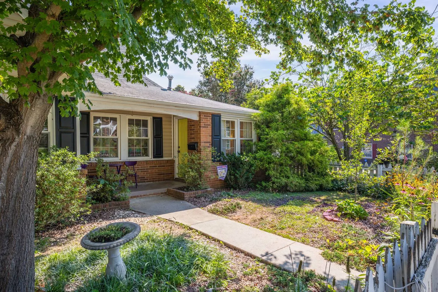 2BR Creekside retreat in Burlington BBQ Grill 12