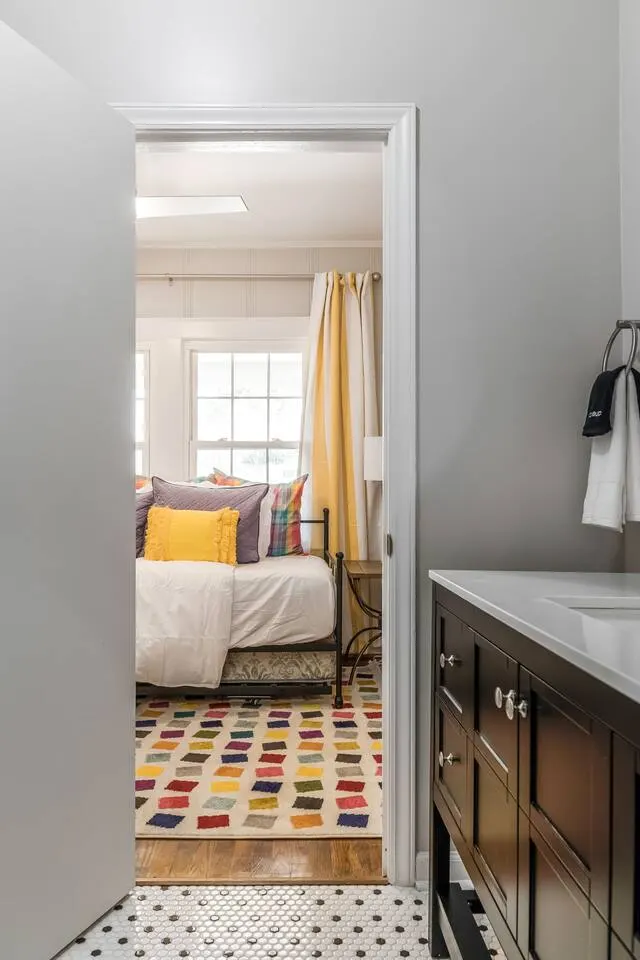 2BR Creekside retreat in Burlington BBQ Grill 19