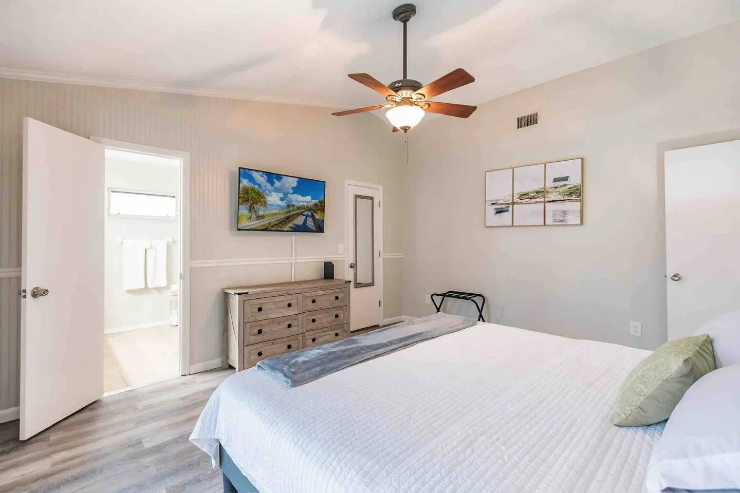 Poolside Oasis-5 Miles from Venice Beach 9