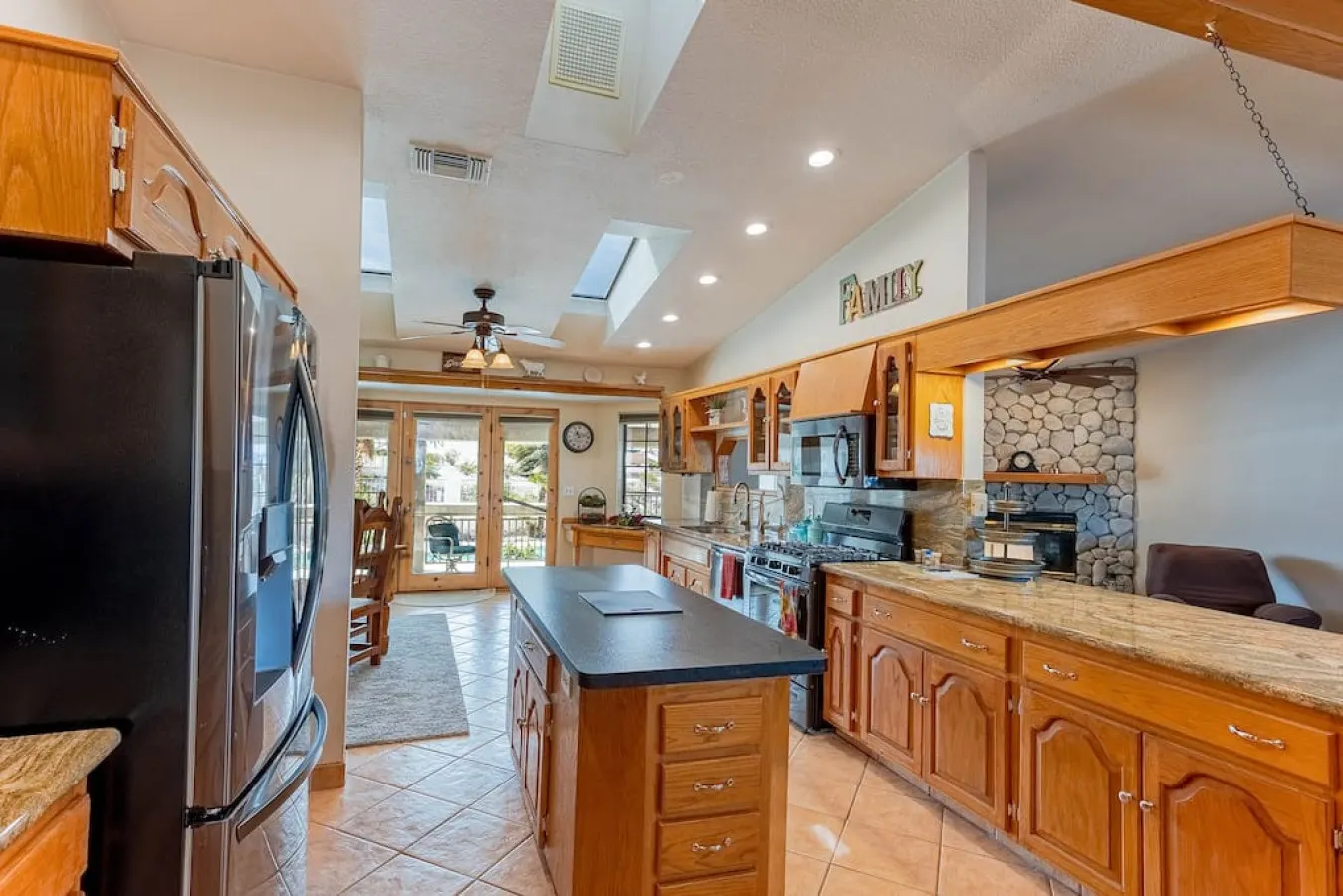 Havasu Palo Verde - Pool, Spacious, Large Driveway 11