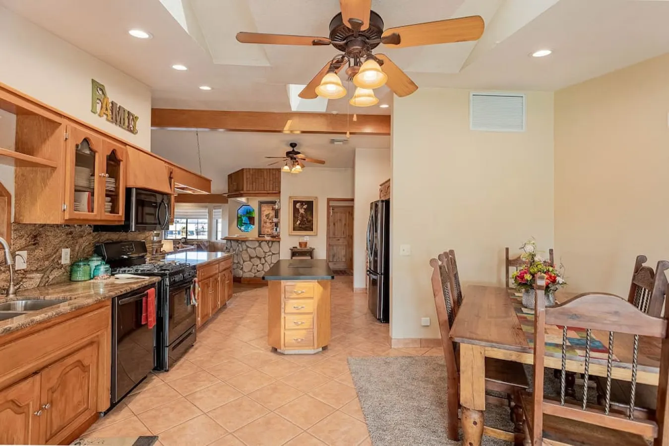 Havasu Palo Verde - Pool, Spacious, Large Driveway 12