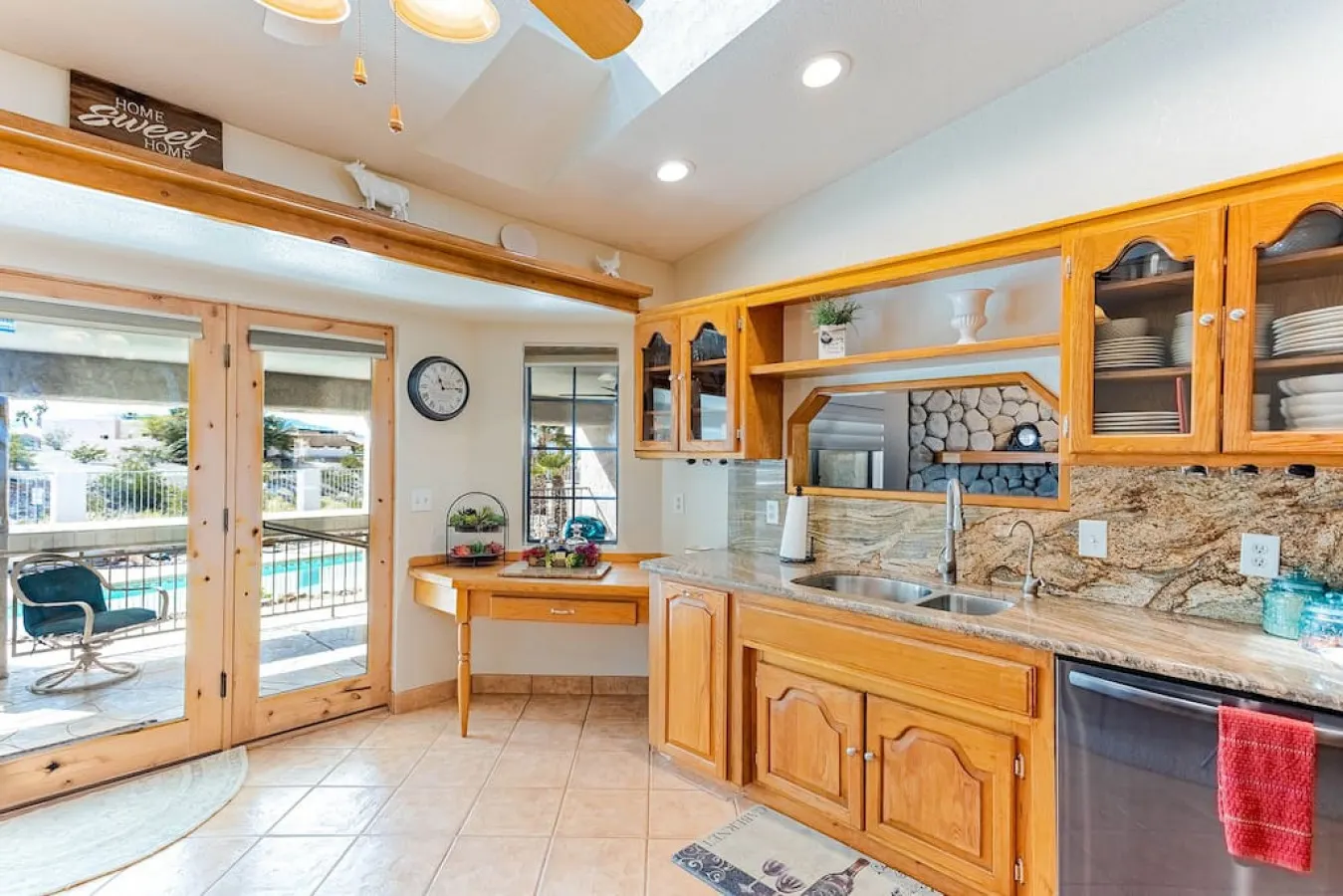 Havasu Palo Verde - Pool, Spacious, Large Driveway 13