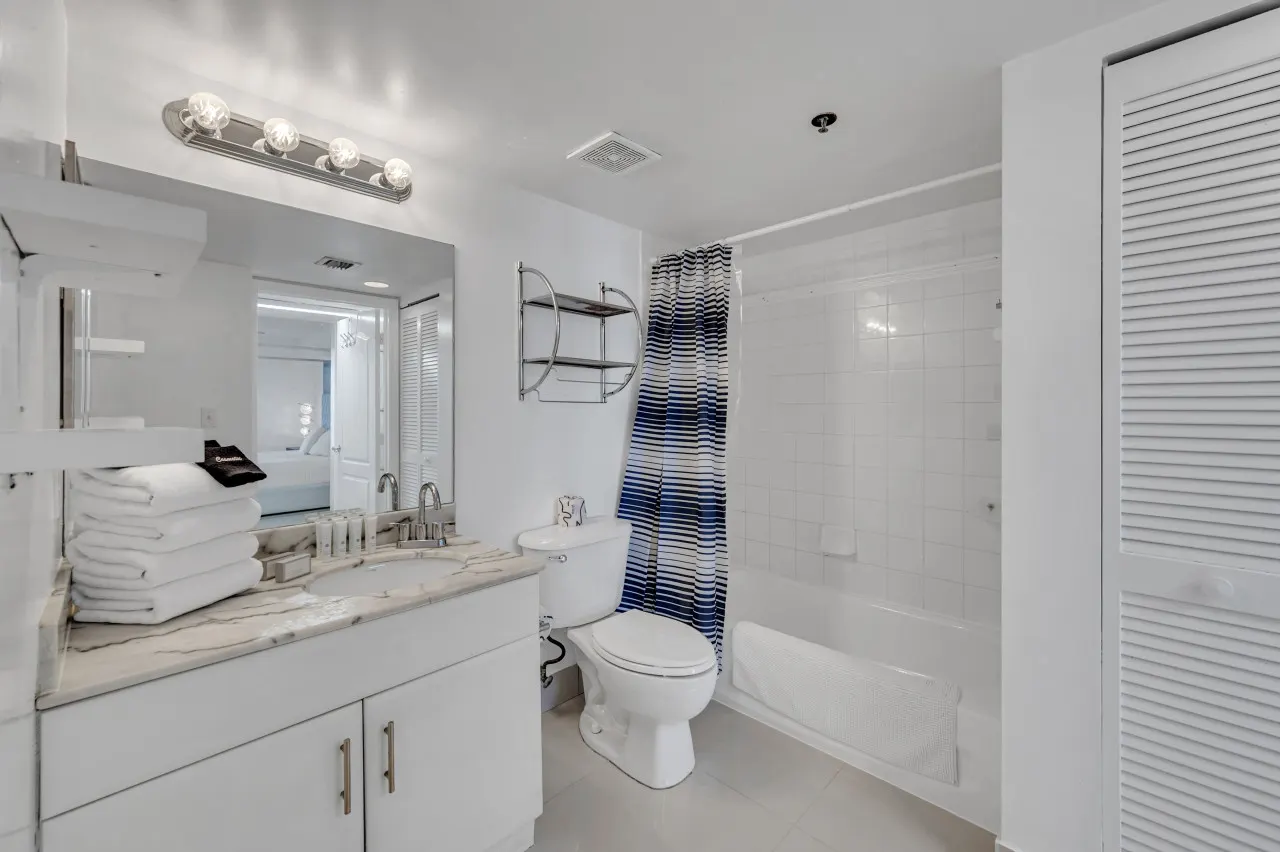 Stunning unit with amenities 19