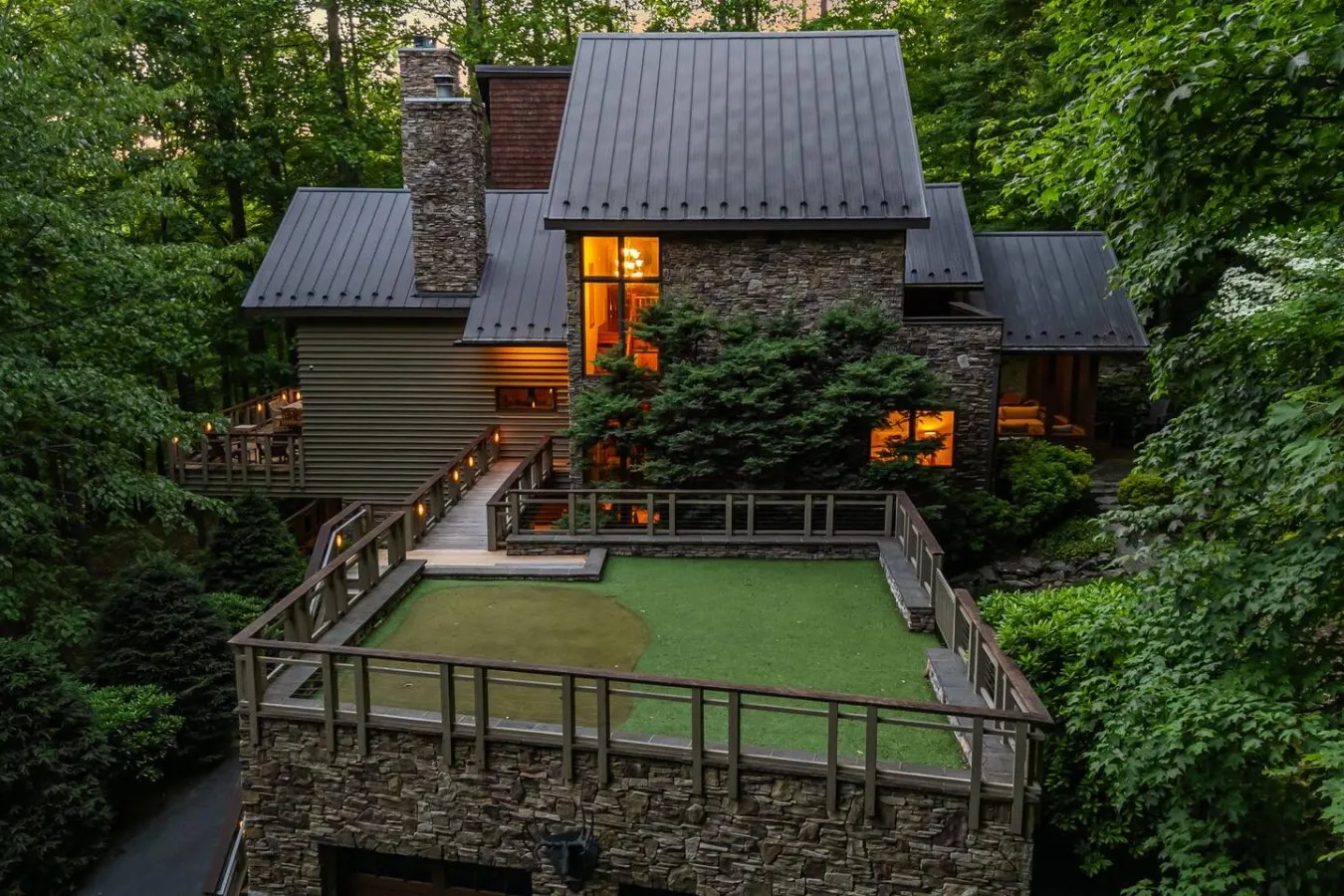 Boone Retreat Hot Tub, Putting Green & Game Room 5