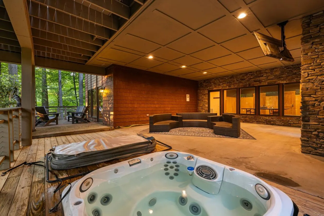 Boone Retreat Hot Tub, Putting Green & Game Room 8