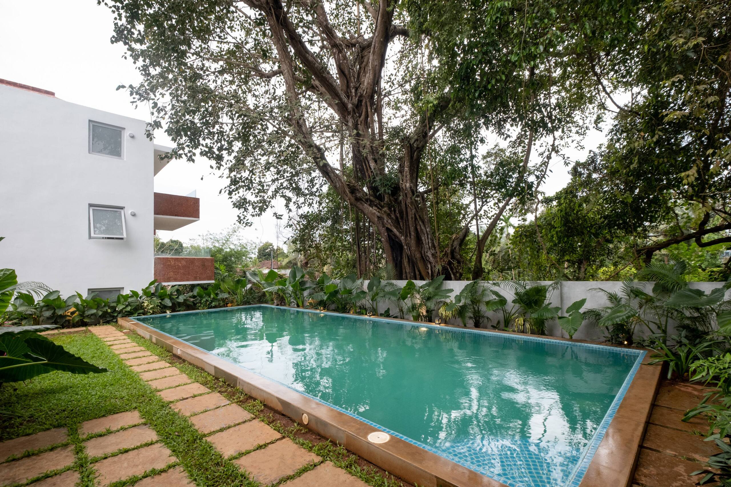 ElRaso 1BHK Pool & Pvt Garden Inverter AC 20