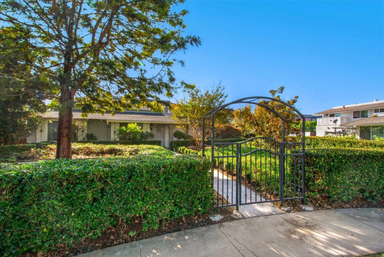 Monthly Rental Near South Coast Plaza | 3Bed2Bath — photo 5