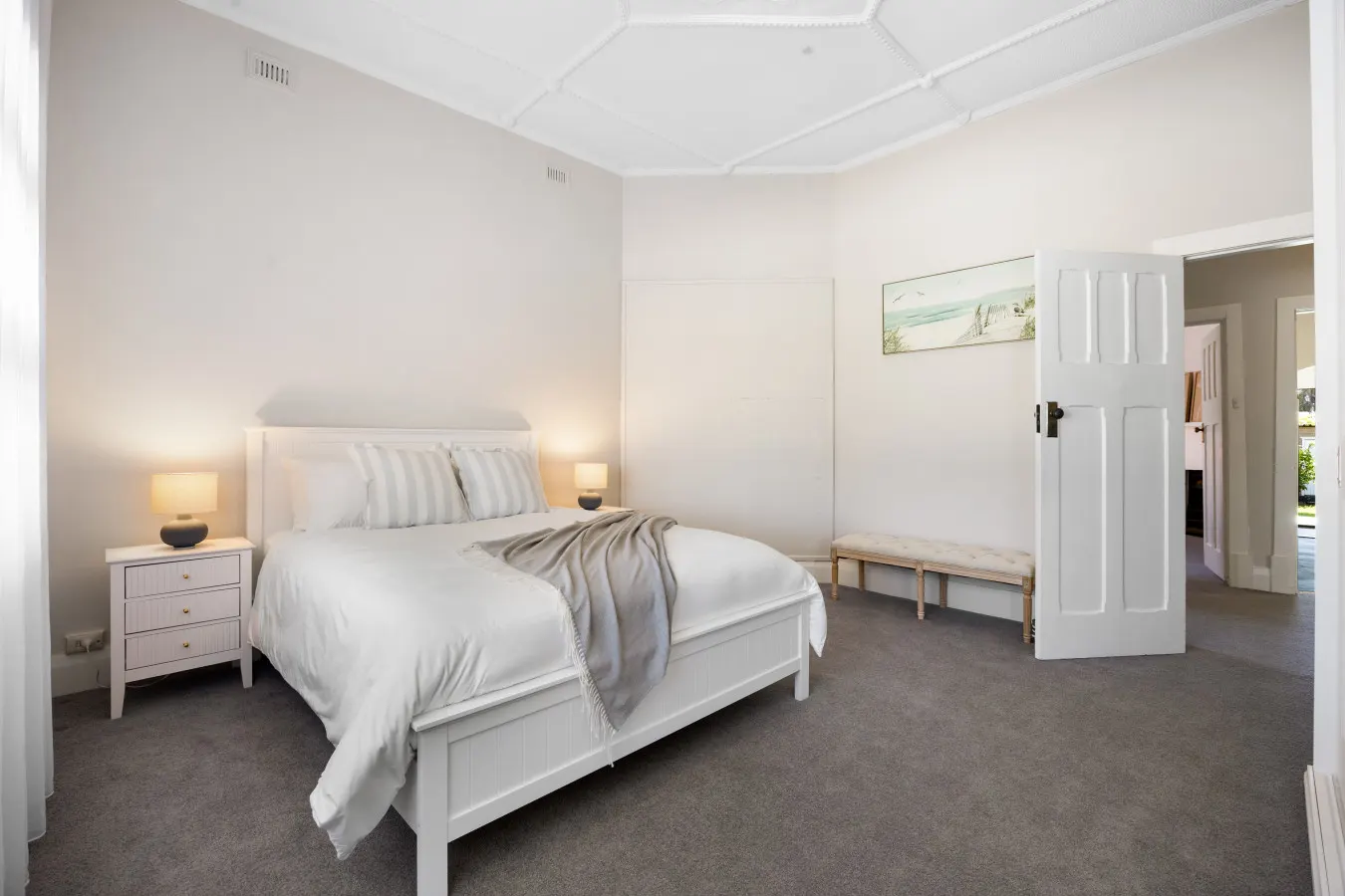 Hamptons Bungalow—Walk to Semaphore South Beach 17