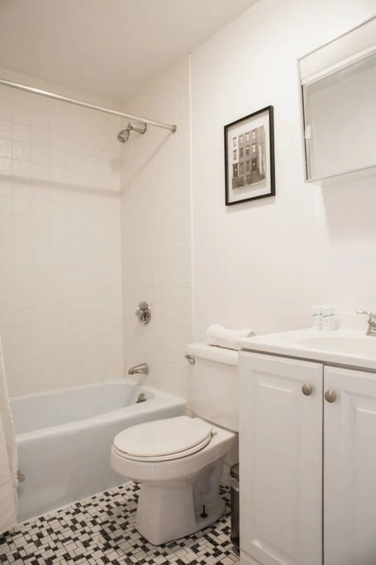 Stylish & Bright 1 BDR Close to Fenway Park! 9