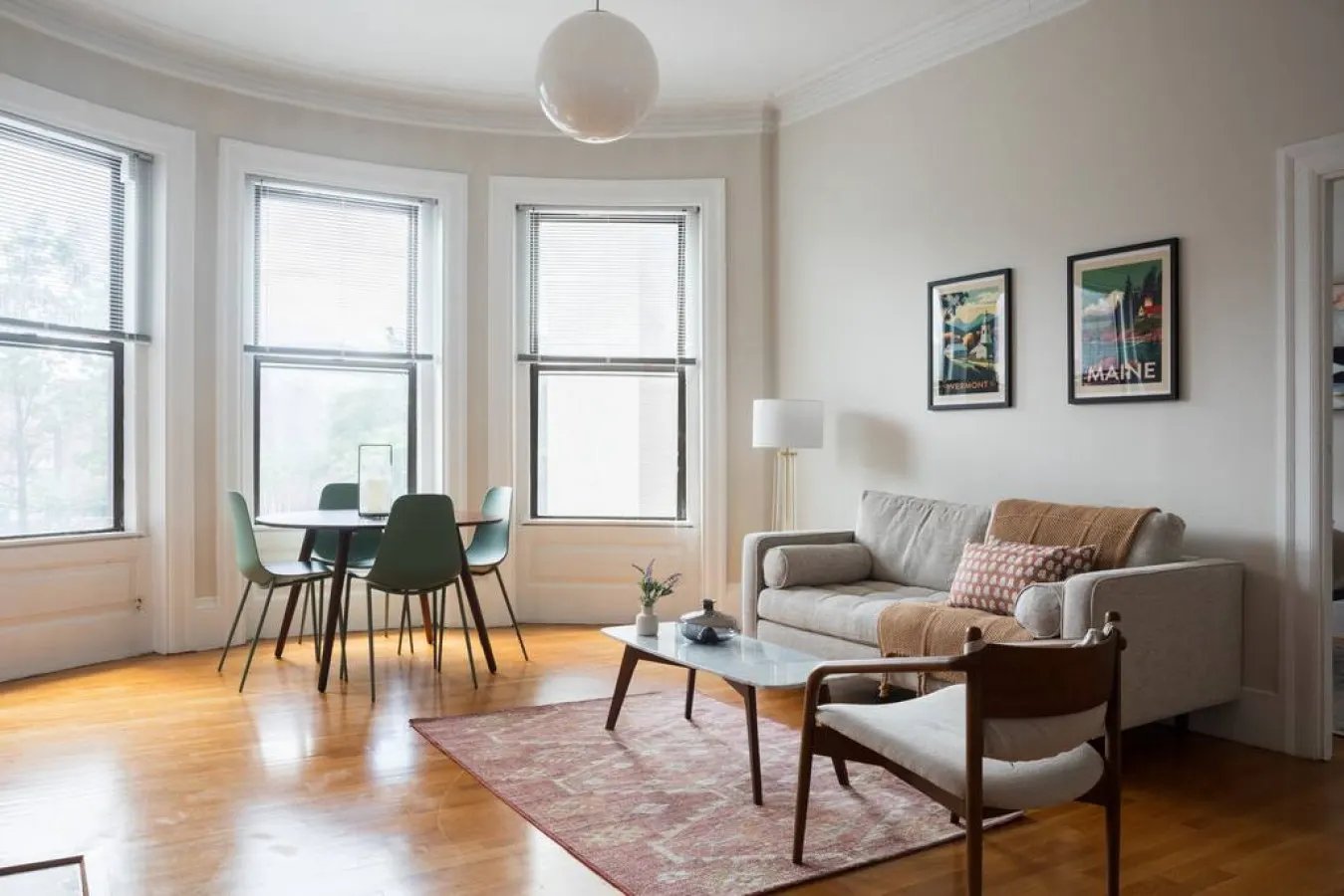Stylish & Bright 1 BDR Close to Fenway Park! 5