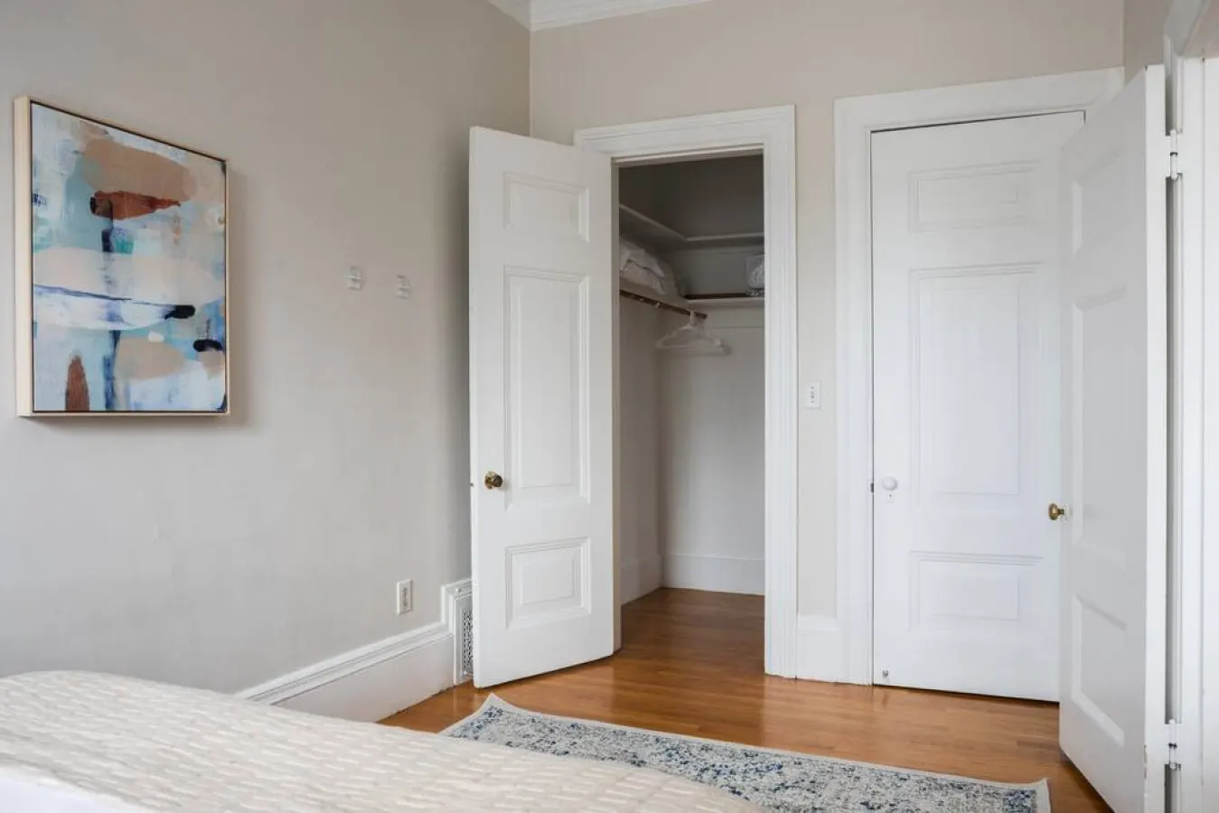 Stylish & Bright 1 BDR Close to Fenway Park! 7