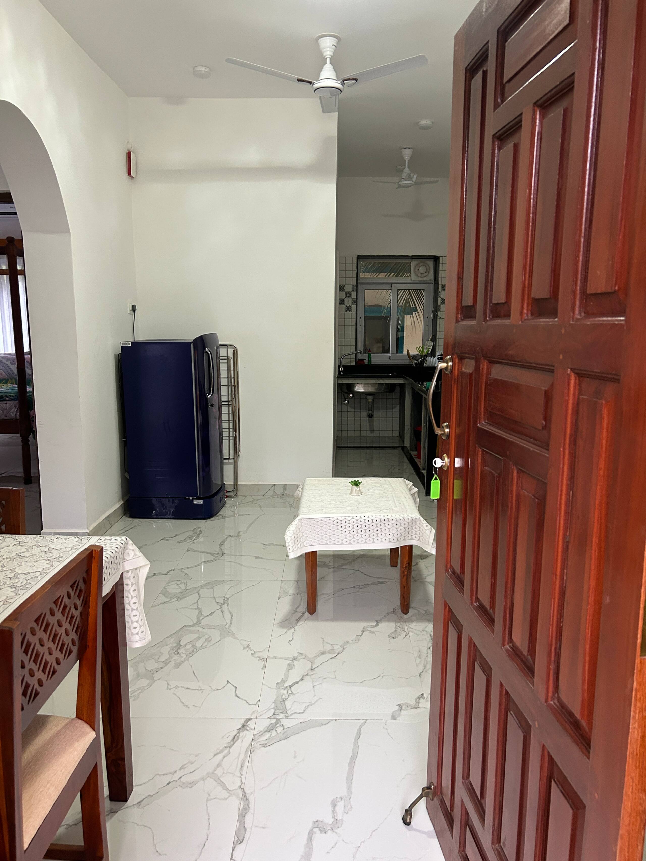 Joroses Apartment 302 24