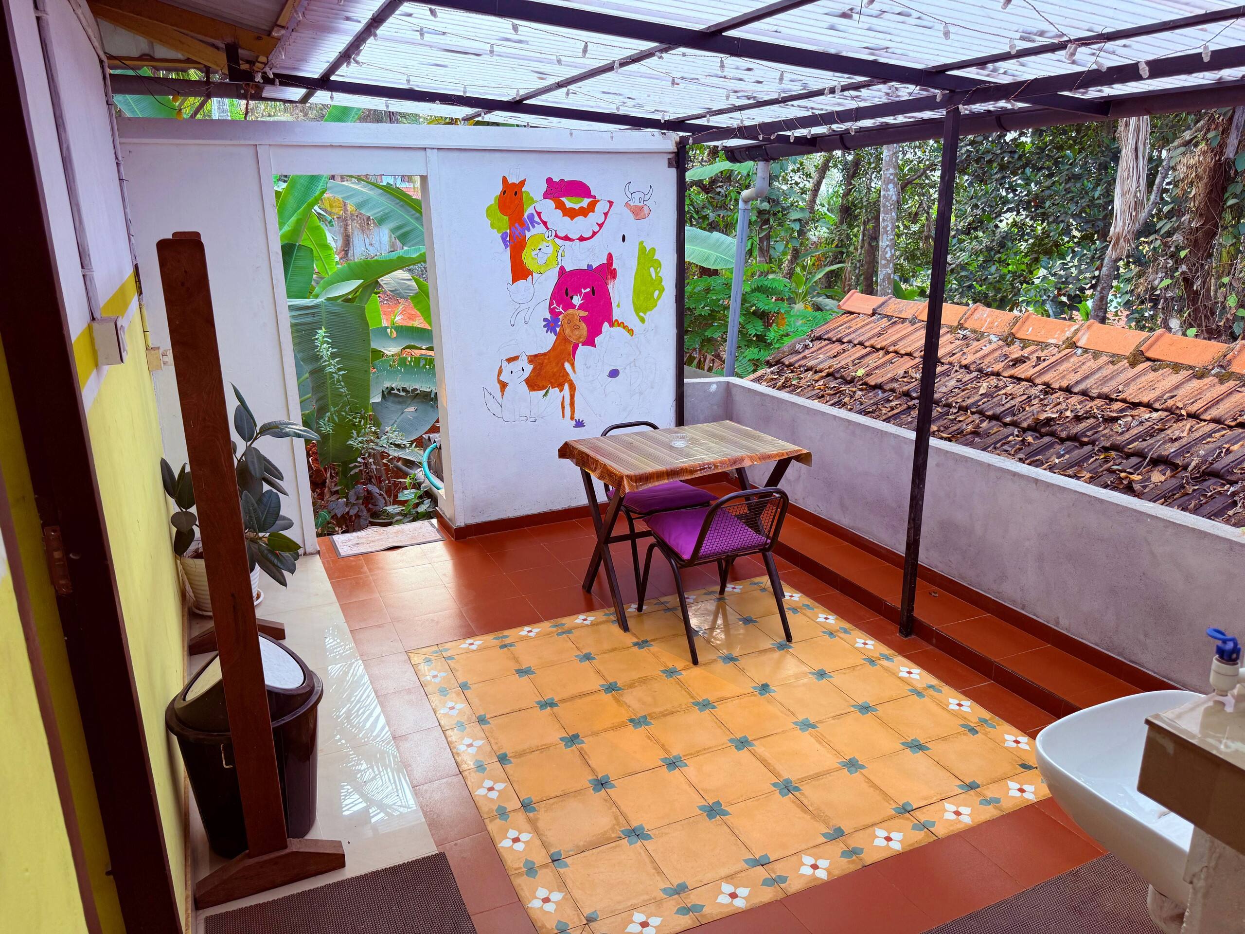Avocado Homestay (AC) 5