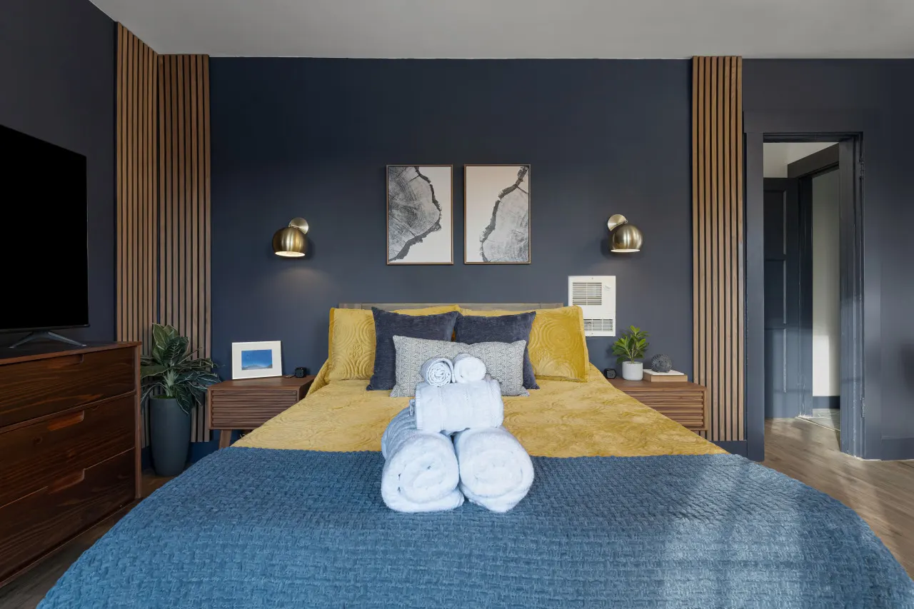 Chic Oasis: Contemporary Studio in National City 12