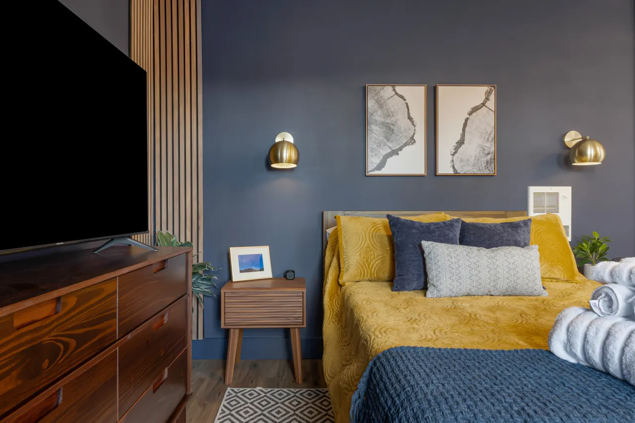 Chic Oasis: Contemporary Studio in National City 7