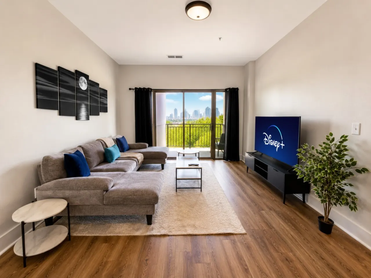 Executive 3BR Downtown Birmingham W/ Game Table 9H 2