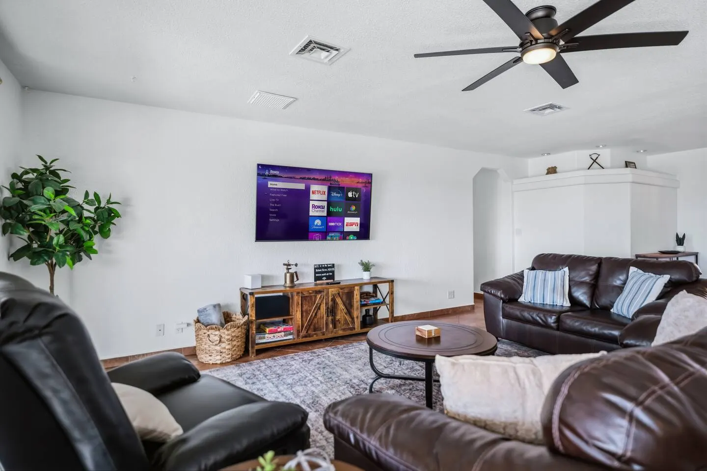 Epic Views Pool Spa Game Room Sleeps 9 10